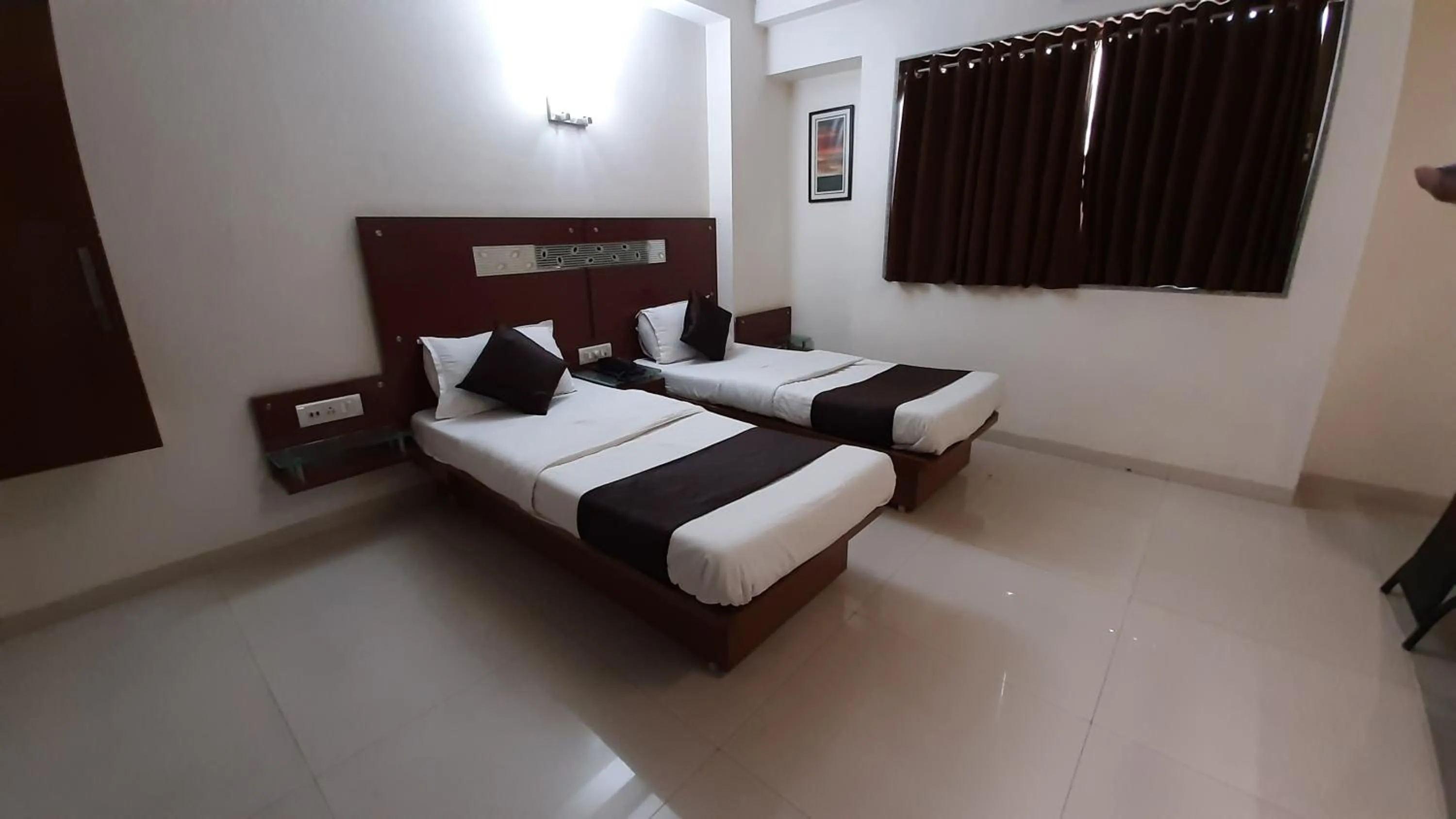 Bed in Hotel Happiness