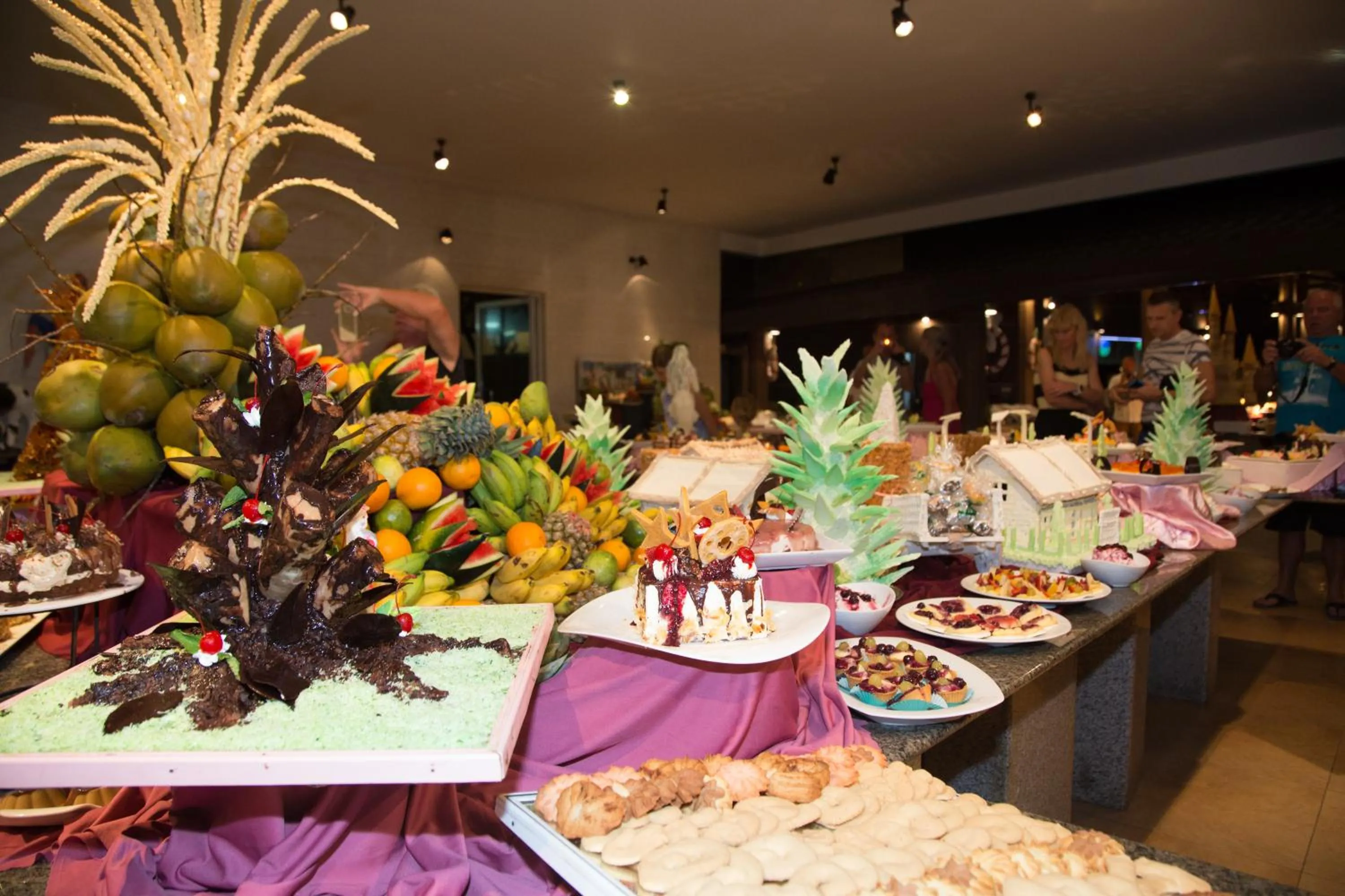 Food in Embudu Village Maldives