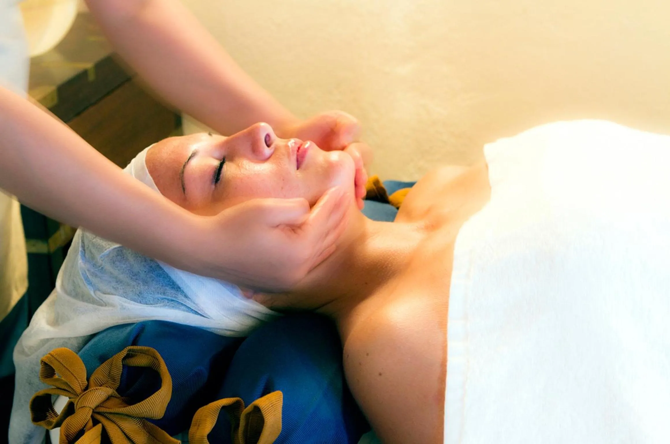 Massage in Embudu Village Maldives