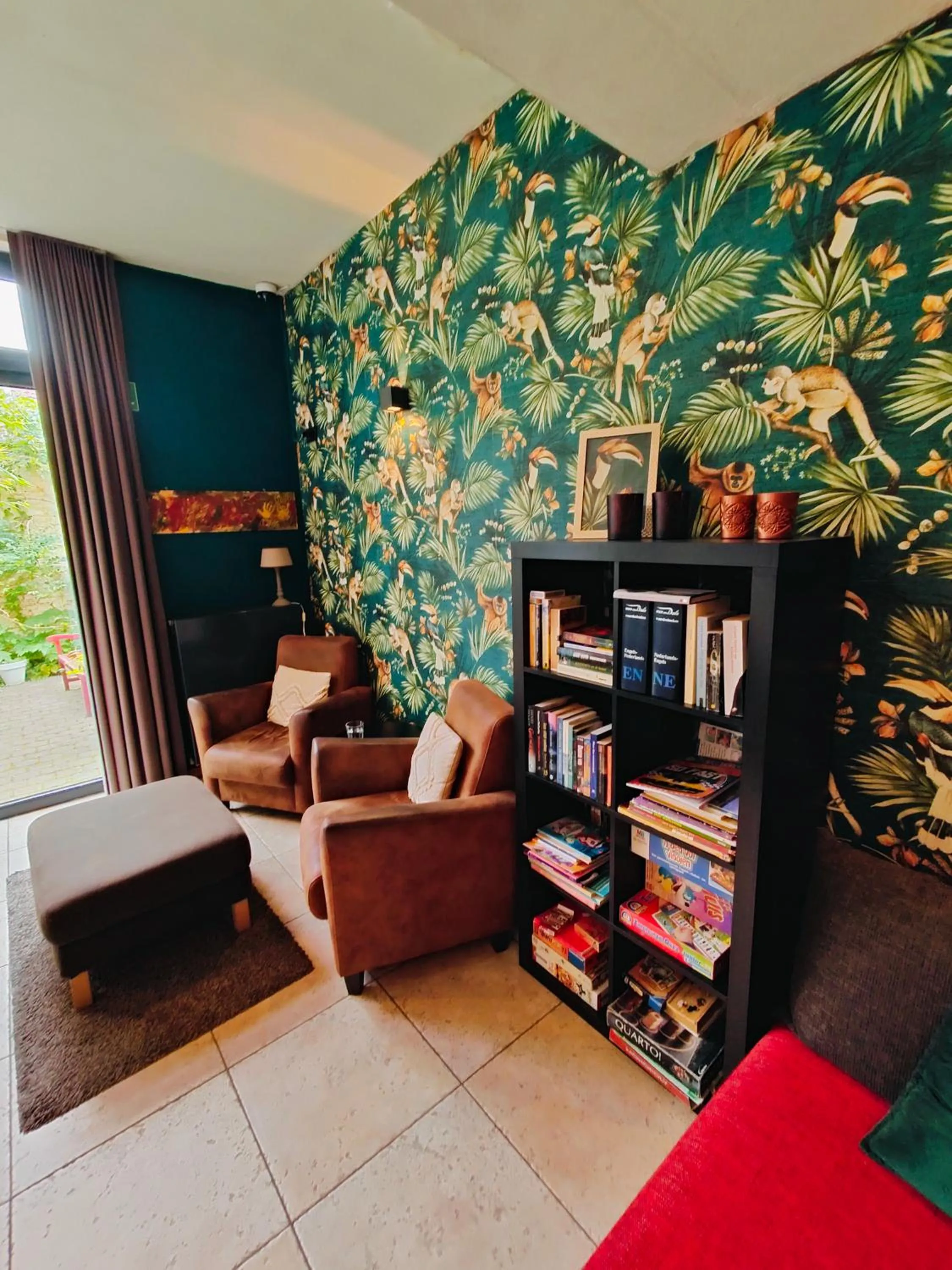 Communal lounge/ TV room in Hotel Ladeuze