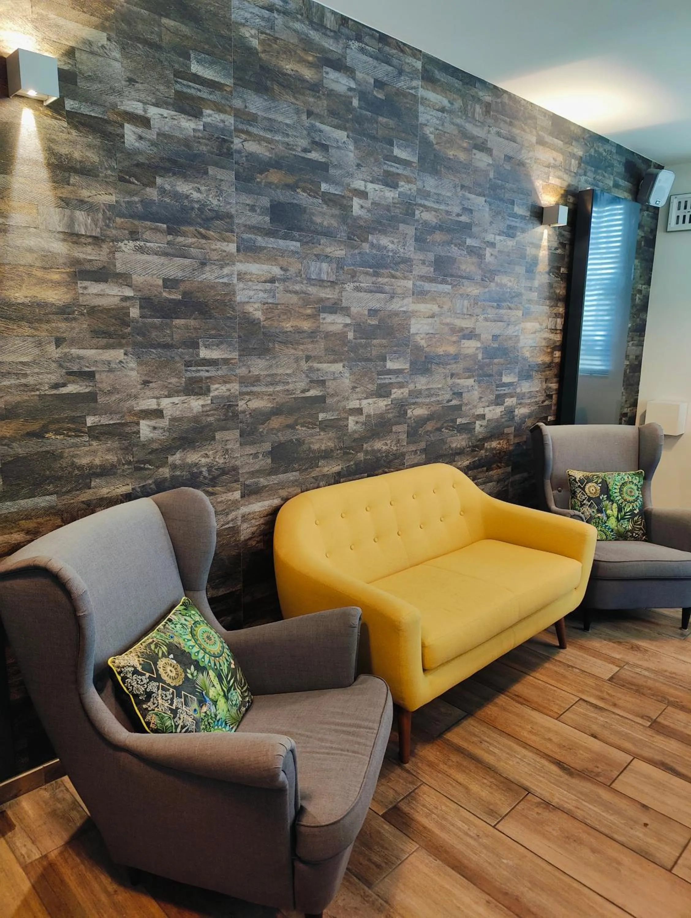 Communal lounge/ TV room in Hotel Ladeuze