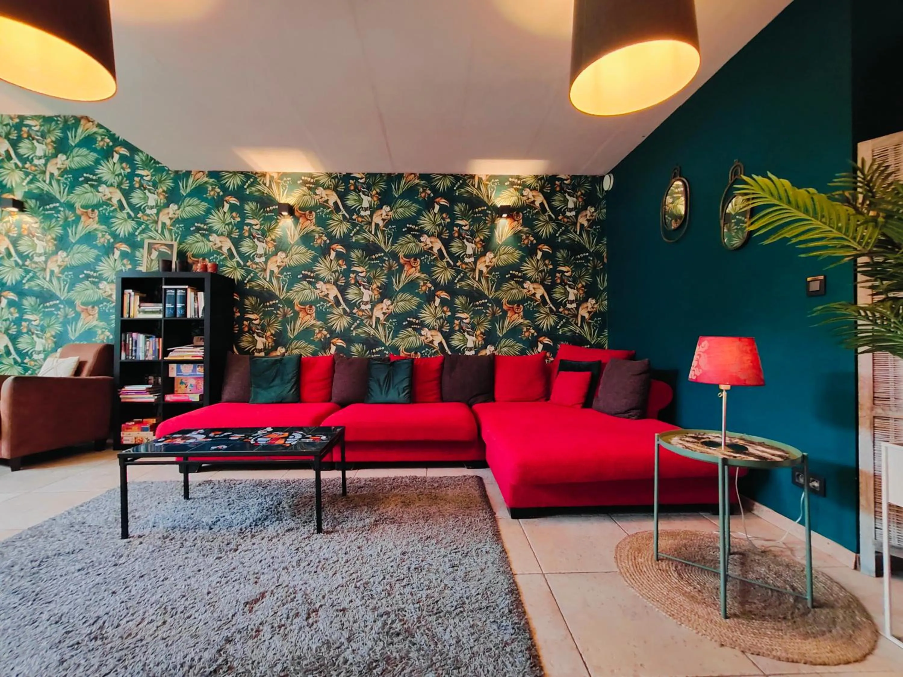 Communal lounge/ TV room in Hotel Ladeuze