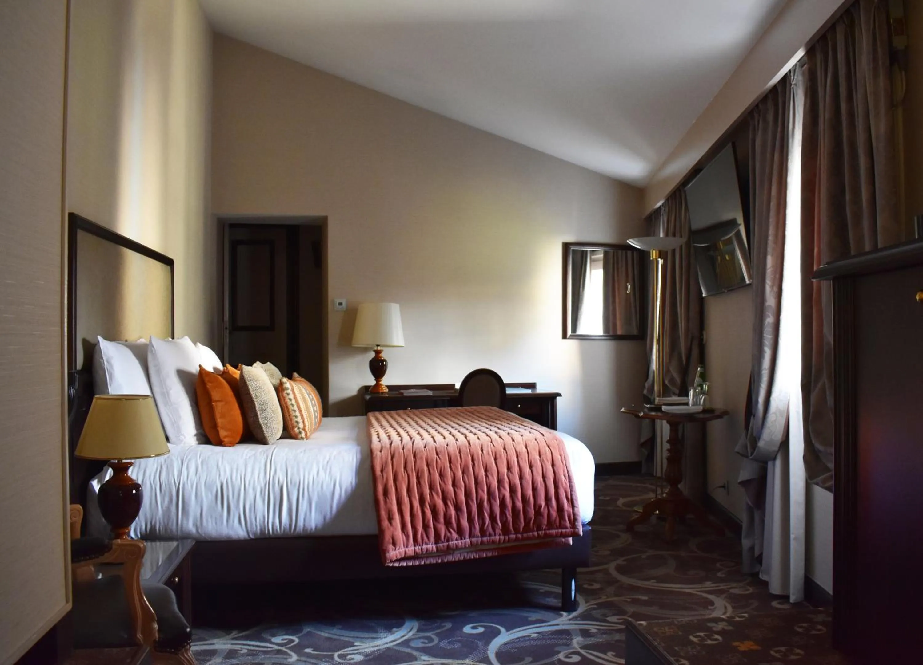 Photo of the whole room, Bed in Villa Florentine, A Beauvallon Hotel & Spa