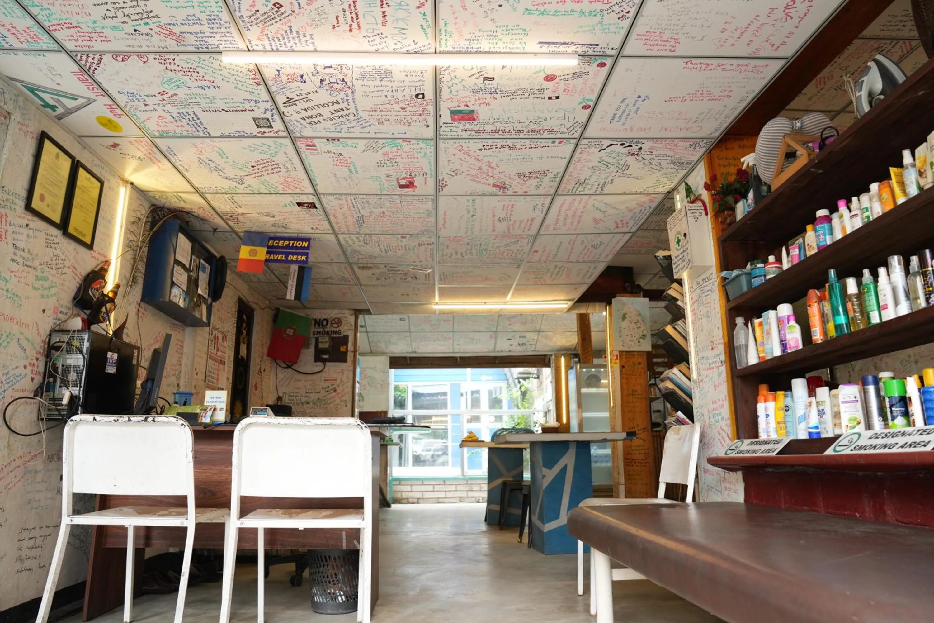 Airport A4 Transit Hub - Eco Chalets - FREE SHUTTLE SERVICE 24HRS