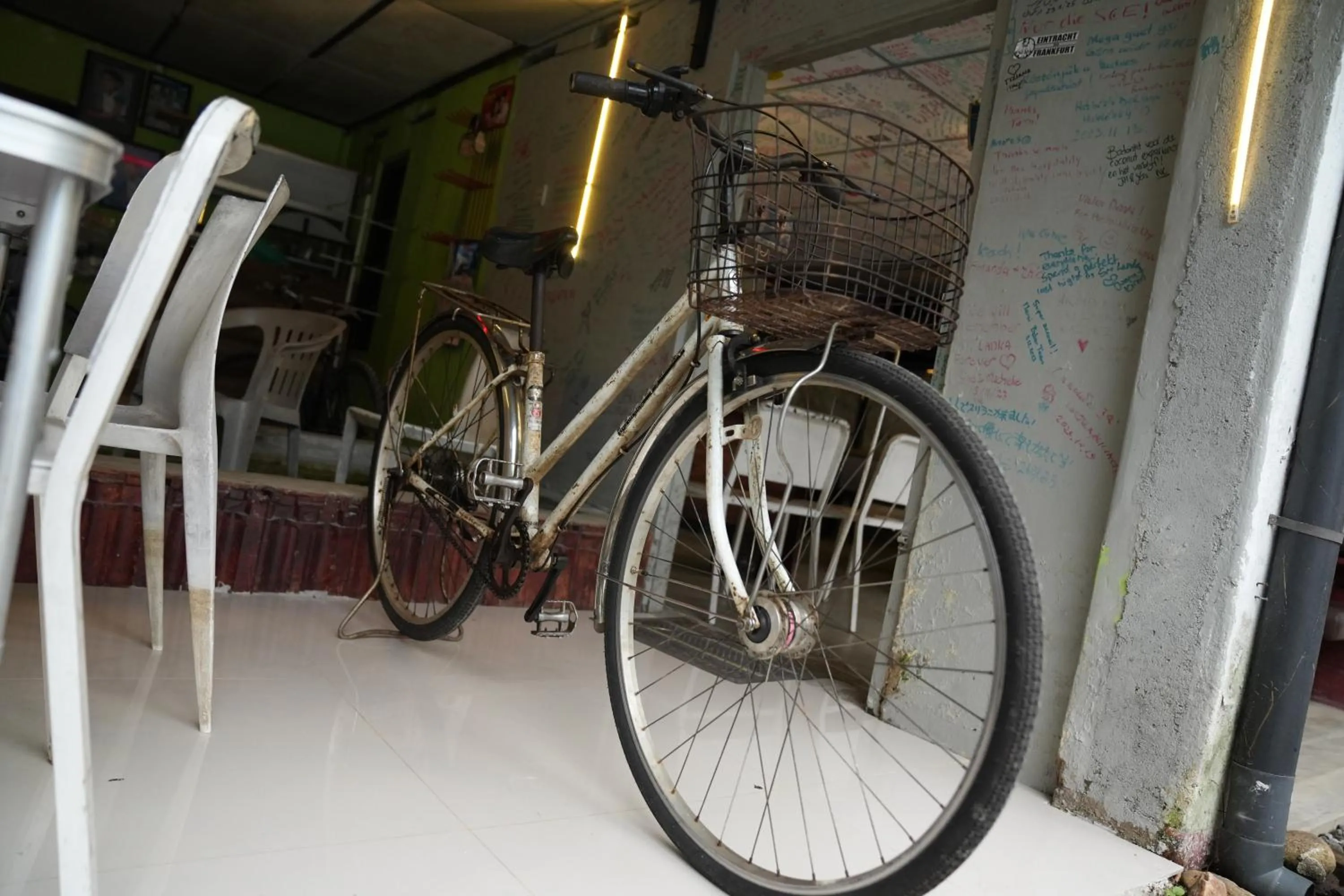 Airport A4 Transit Hub - Eco Chalets - FREE SHUTTLE SERVICE 24HRS