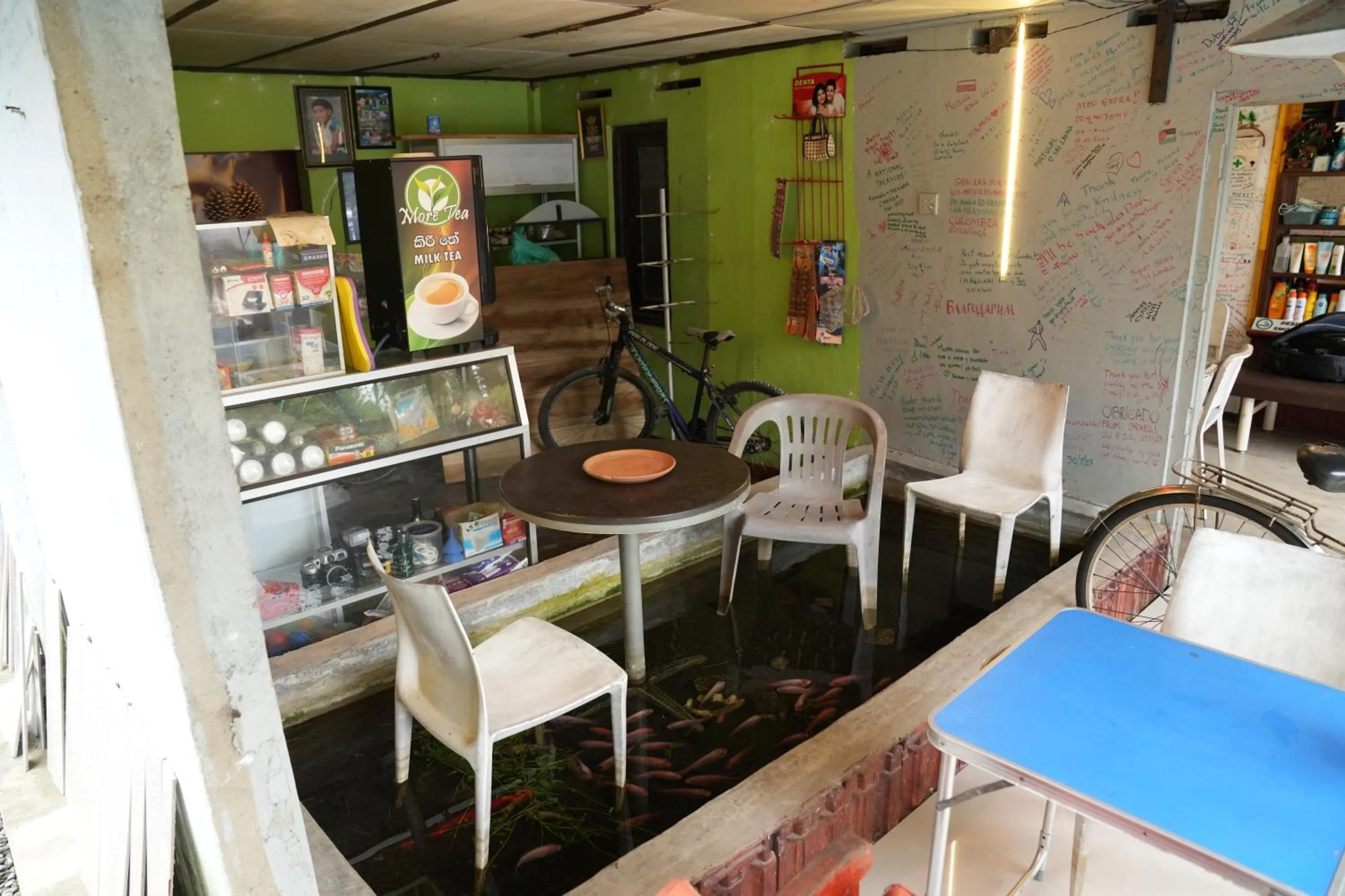 Airport A4 Transit Hub - Eco Chalets - FREE SHUTTLE SERVICE 24HRS