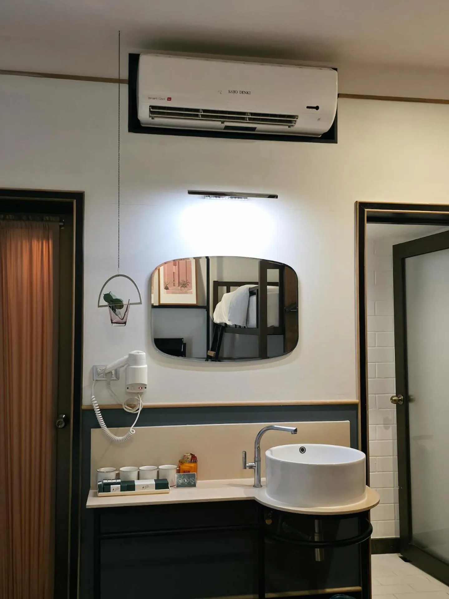 Shower in Josh Hotel