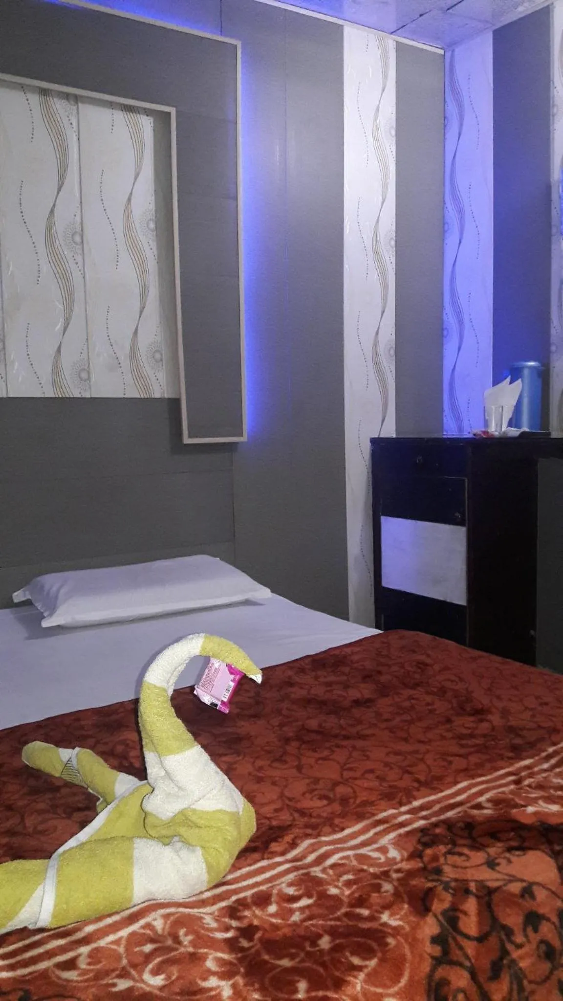 Bedroom, Bed in Hotel Shehnaz Inn - Walking Distance for Golden Temple