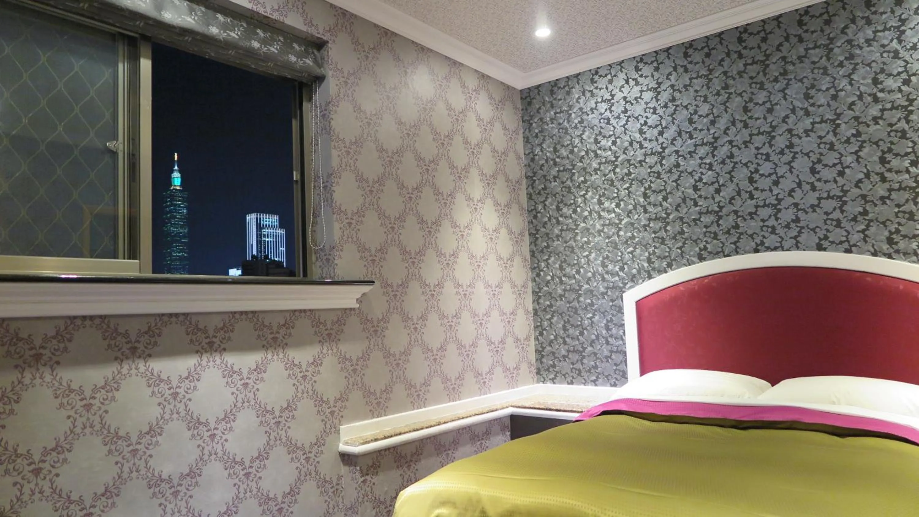 City view, Bed in Nice Hotel