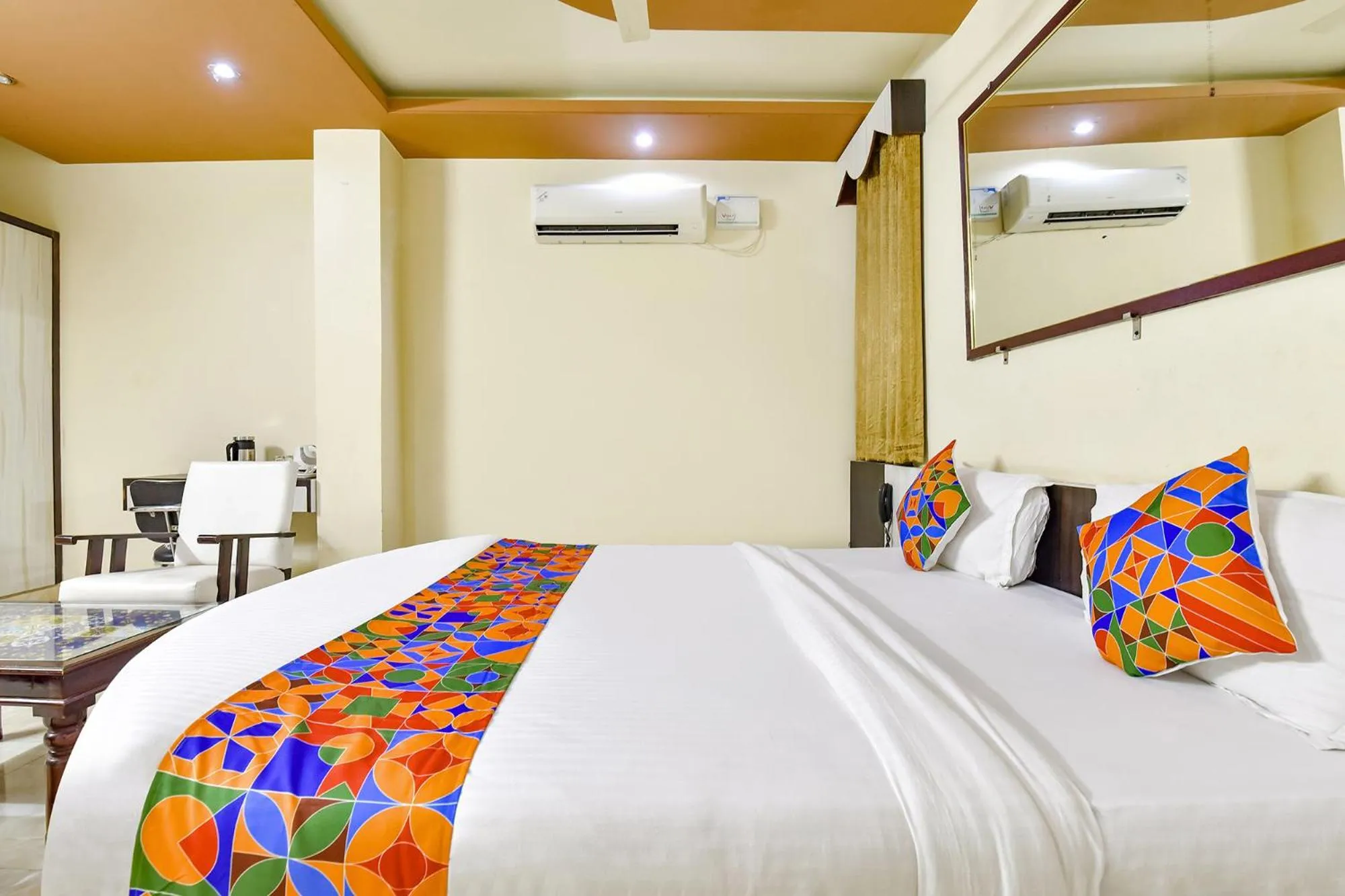 Bed in FabHotel Bikaner Heritage