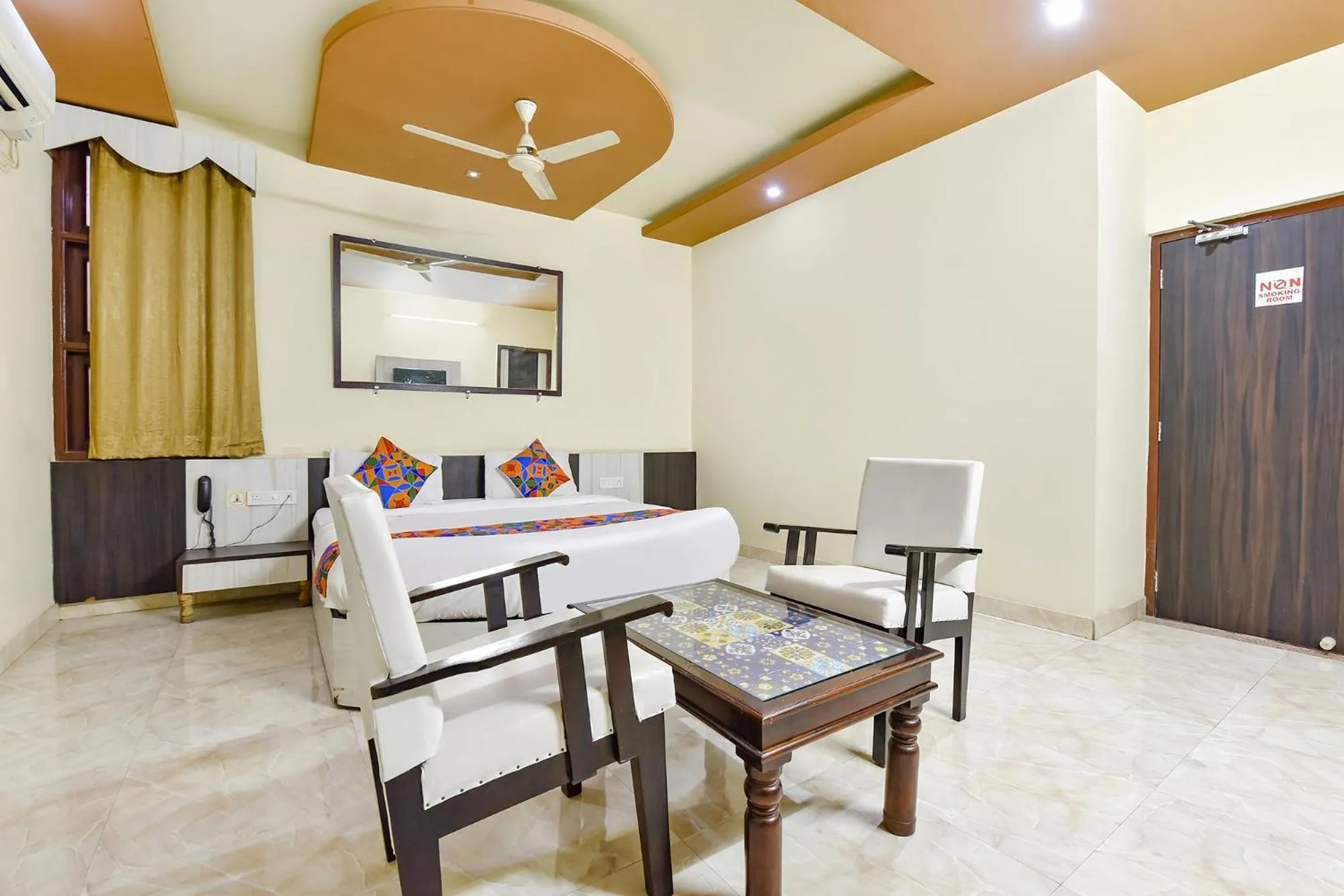 Bed in FabHotel Bikaner Heritage