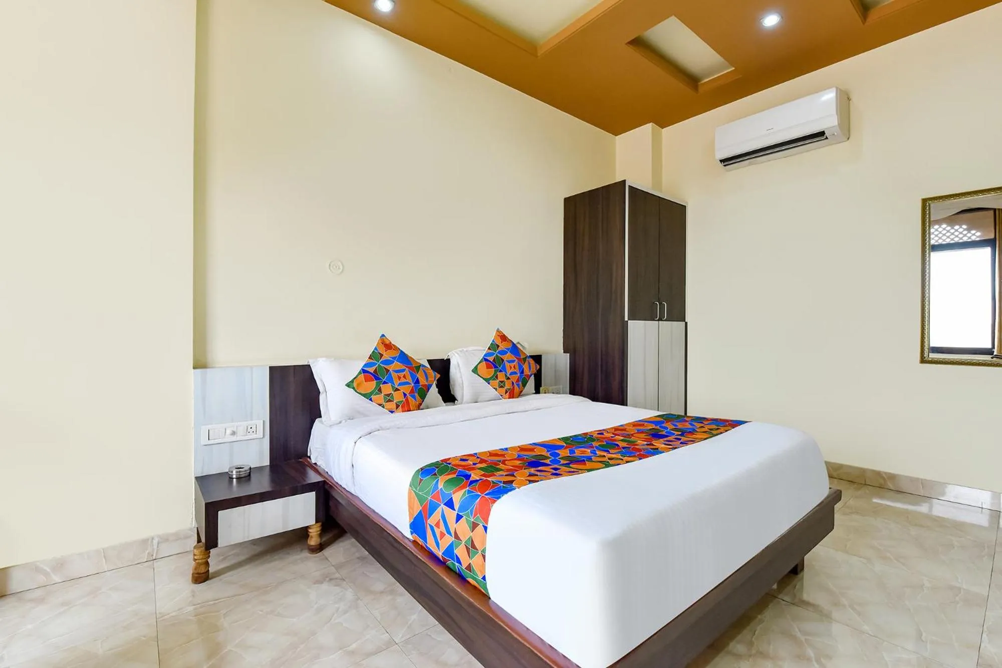 Bed in FabHotel Bikaner Heritage