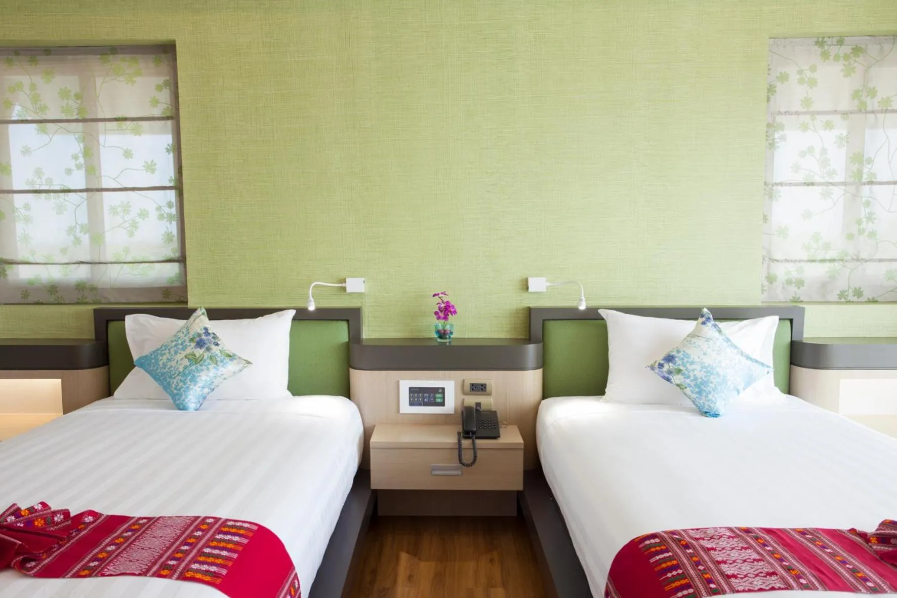 Bed in RK Riverside Resort & Spa (Reon Kruewal)