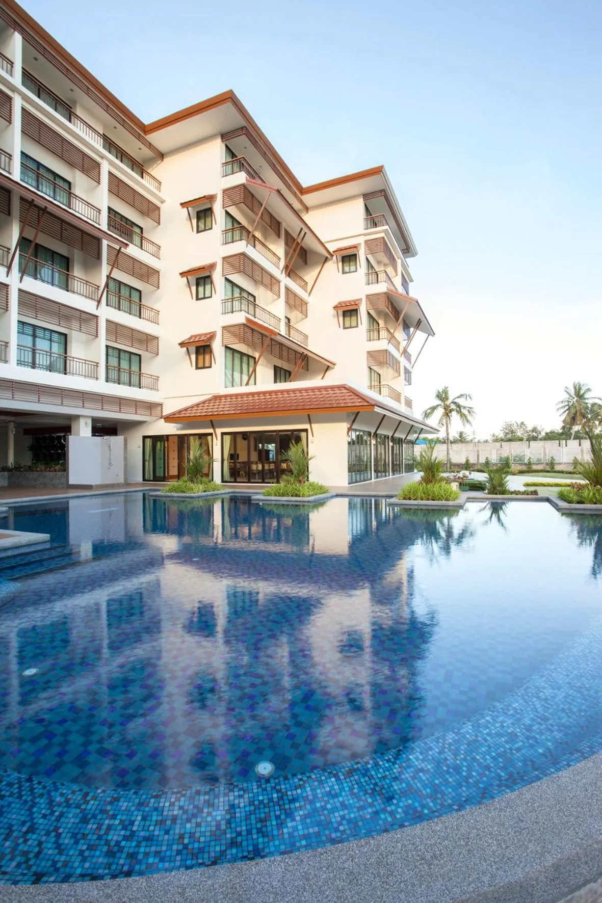 Swimming pool in RK Riverside Resort & Spa (Reon Kruewal)