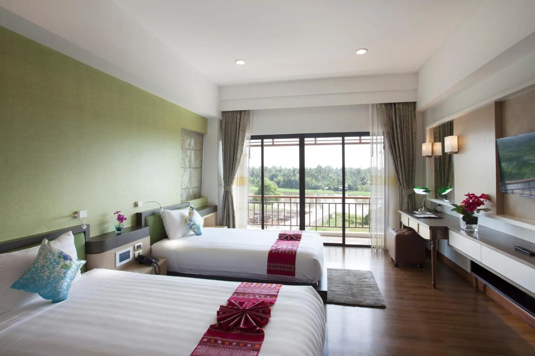 Bed in RK Riverside Resort & Spa (Reon Kruewal)