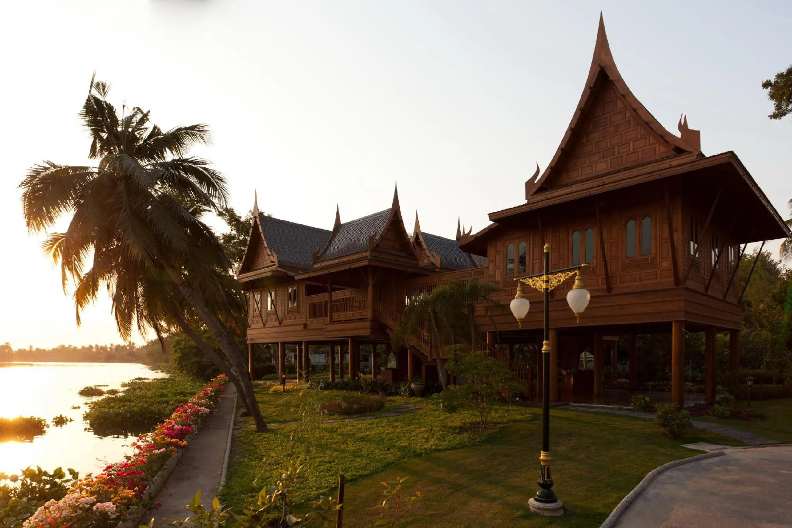 RK Riverside Resort & Spa (Reon Kruewal)