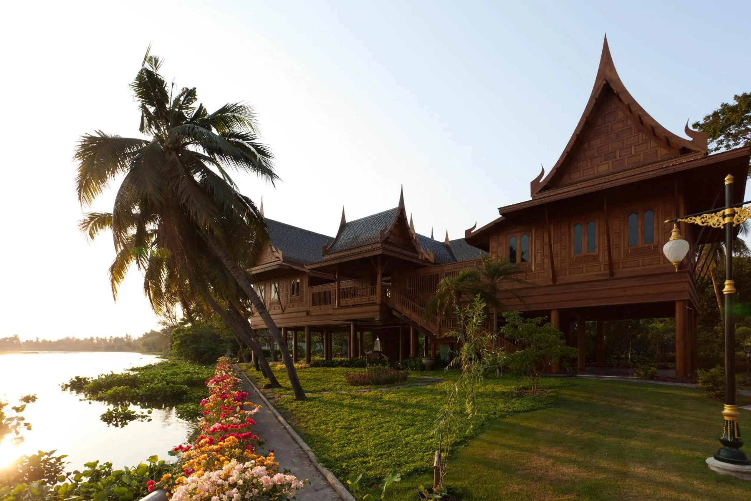 RK Riverside Resort & Spa (Reon Kruewal)