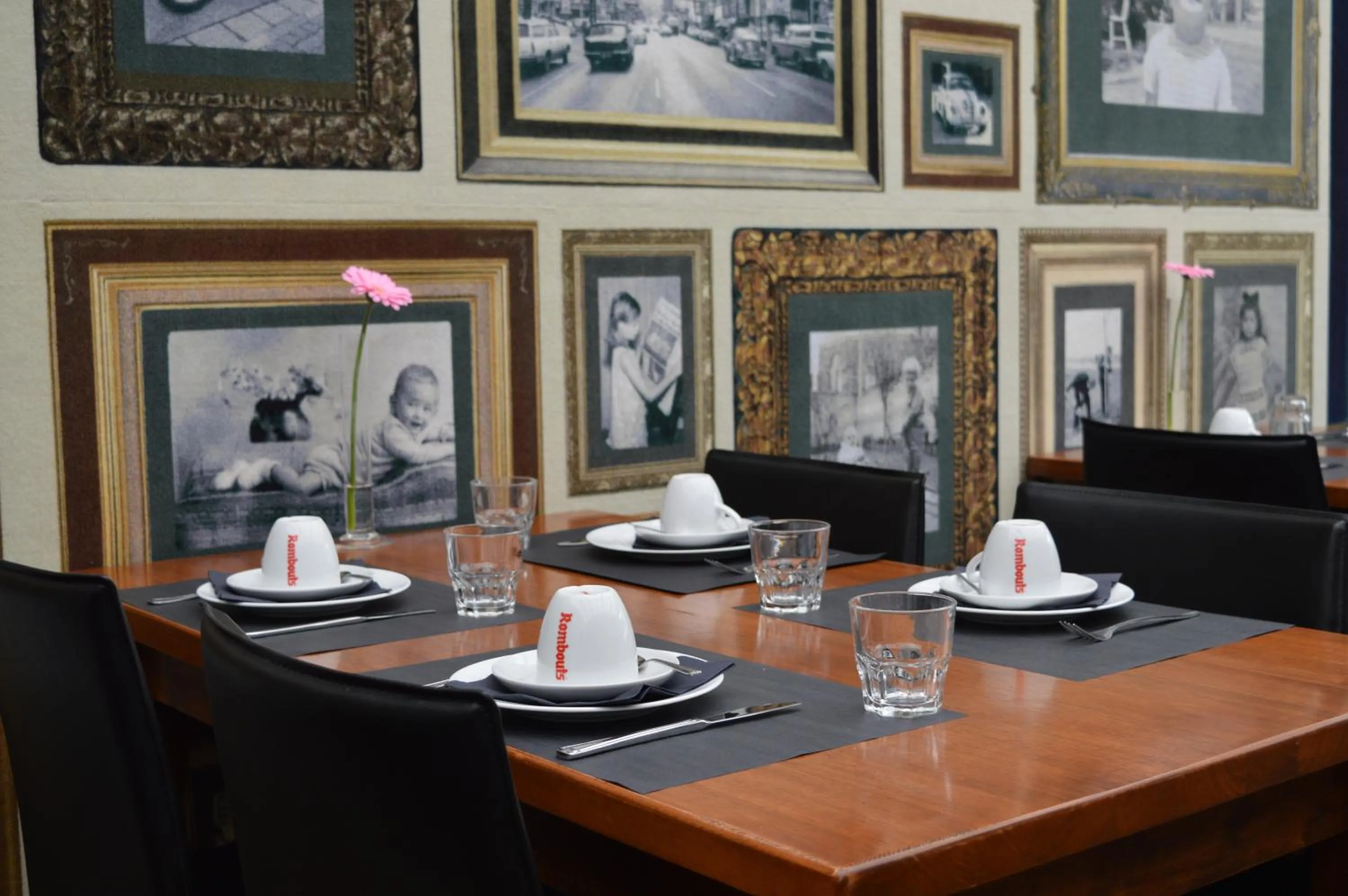 Restaurant/places to eat in Hotel Royal Zelzate