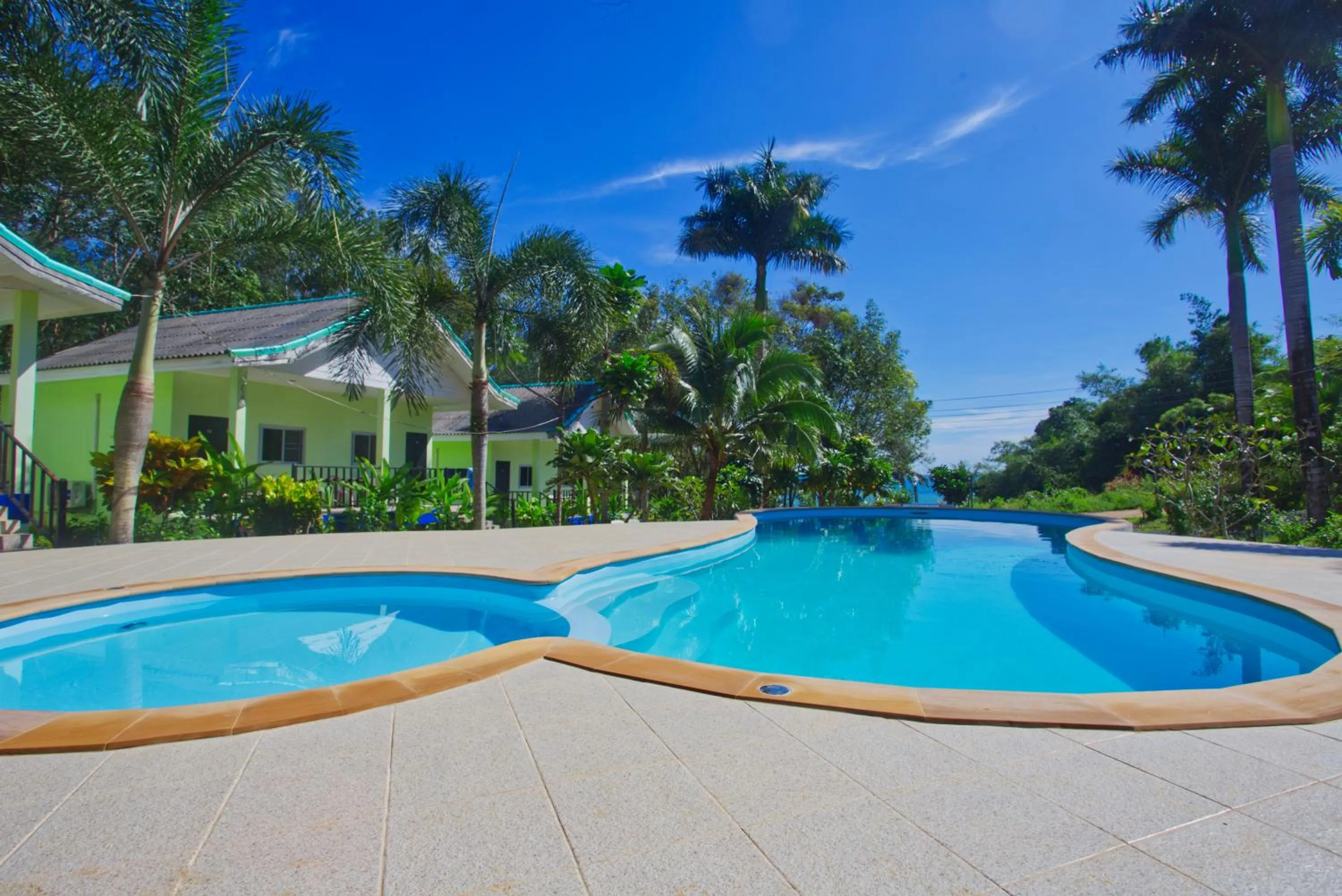 Swimming pool in Sea View Resort