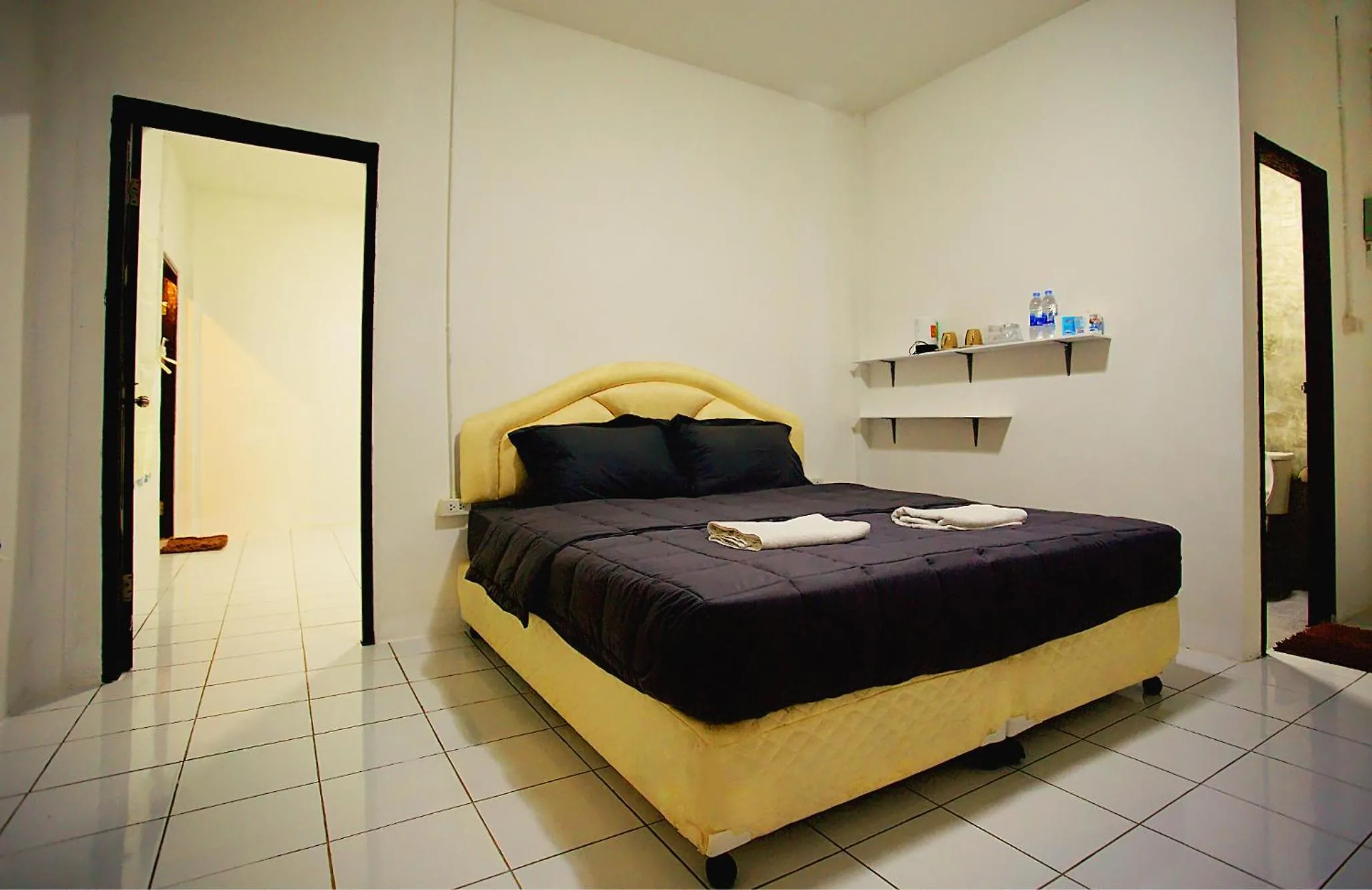 Coffee/tea facilities, Bed in Sea View Resort