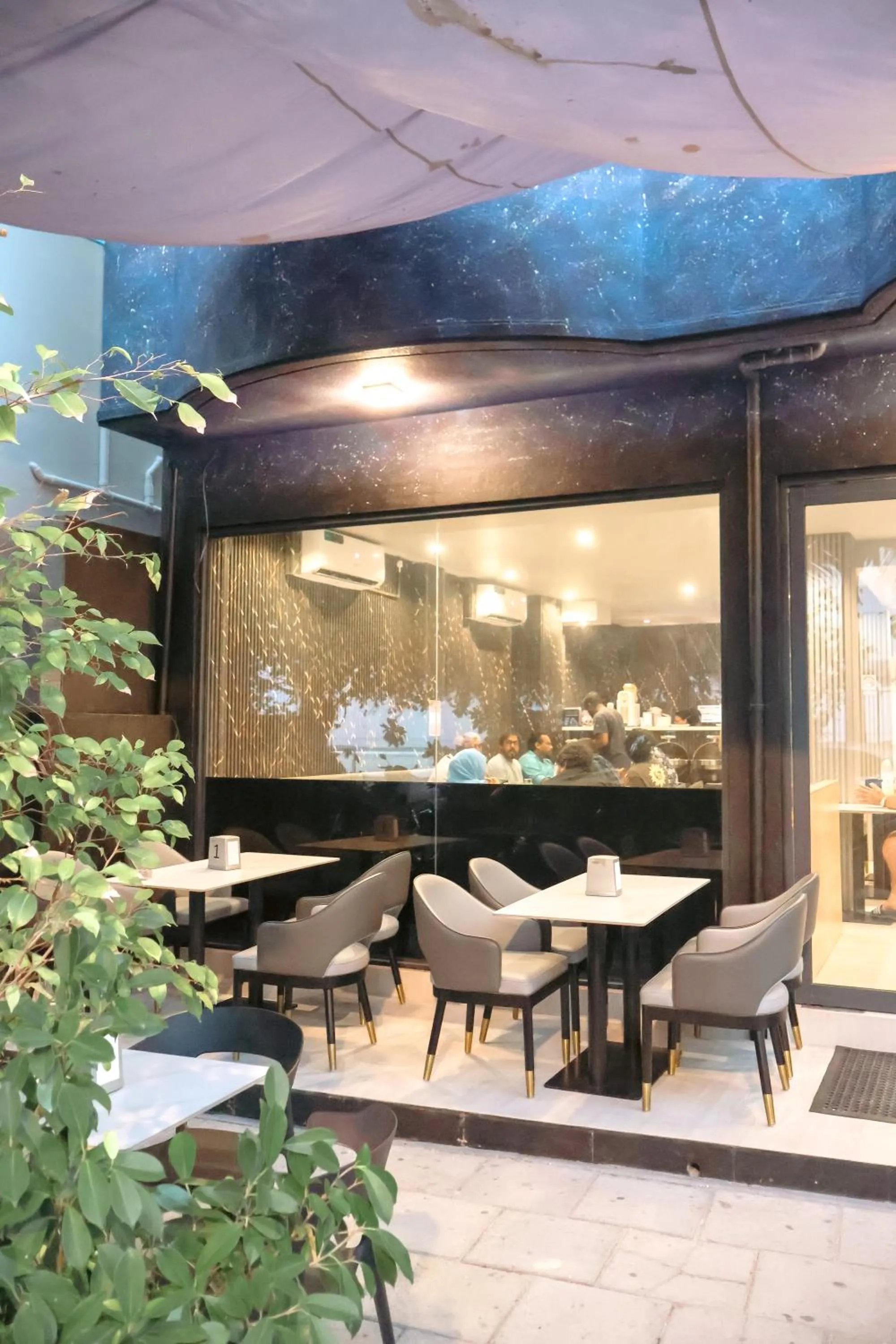 Restaurant/places to eat in Starry Beach Inn