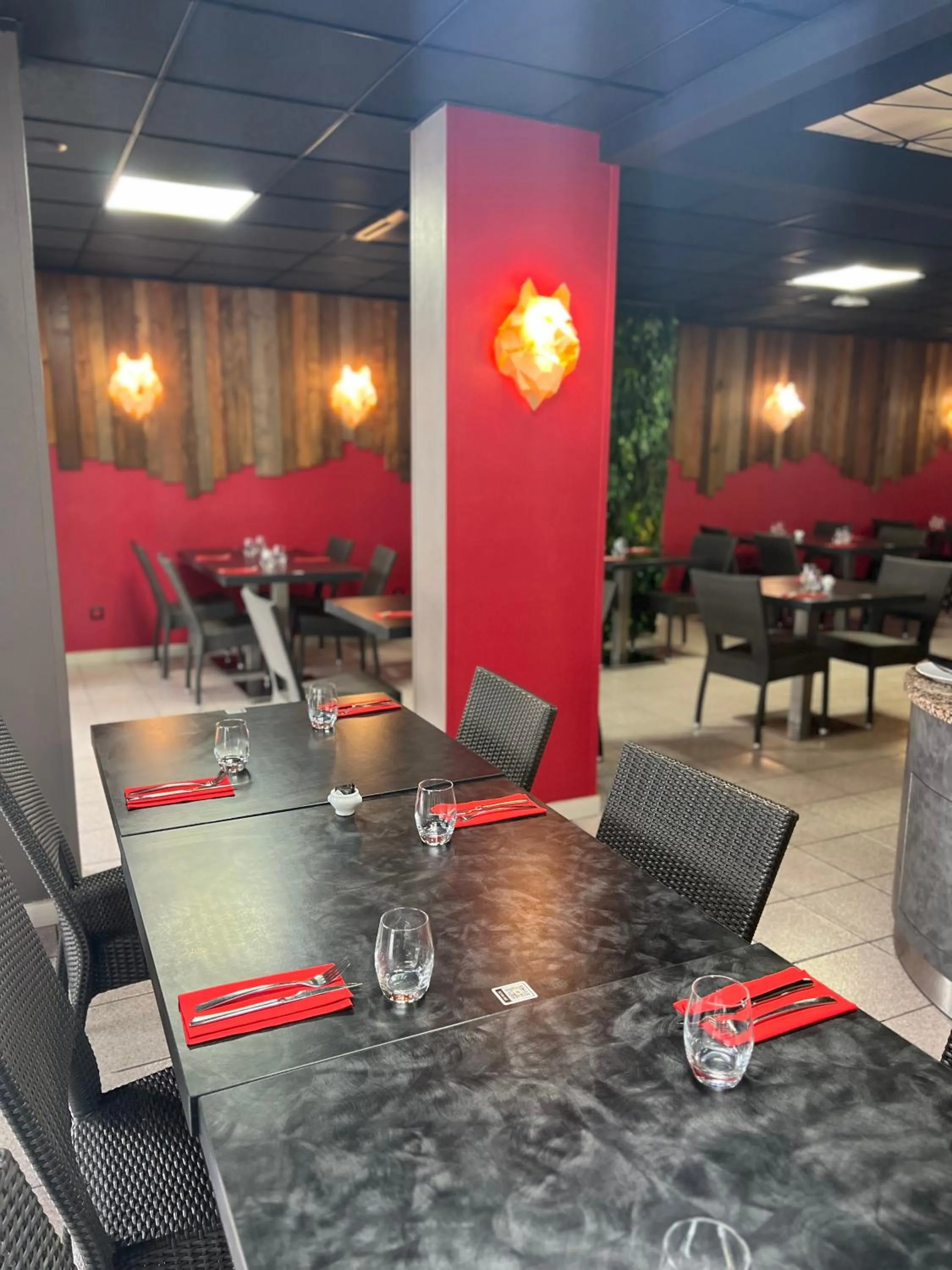 Restaurant/places to eat in Hôtel Saphir Lyon