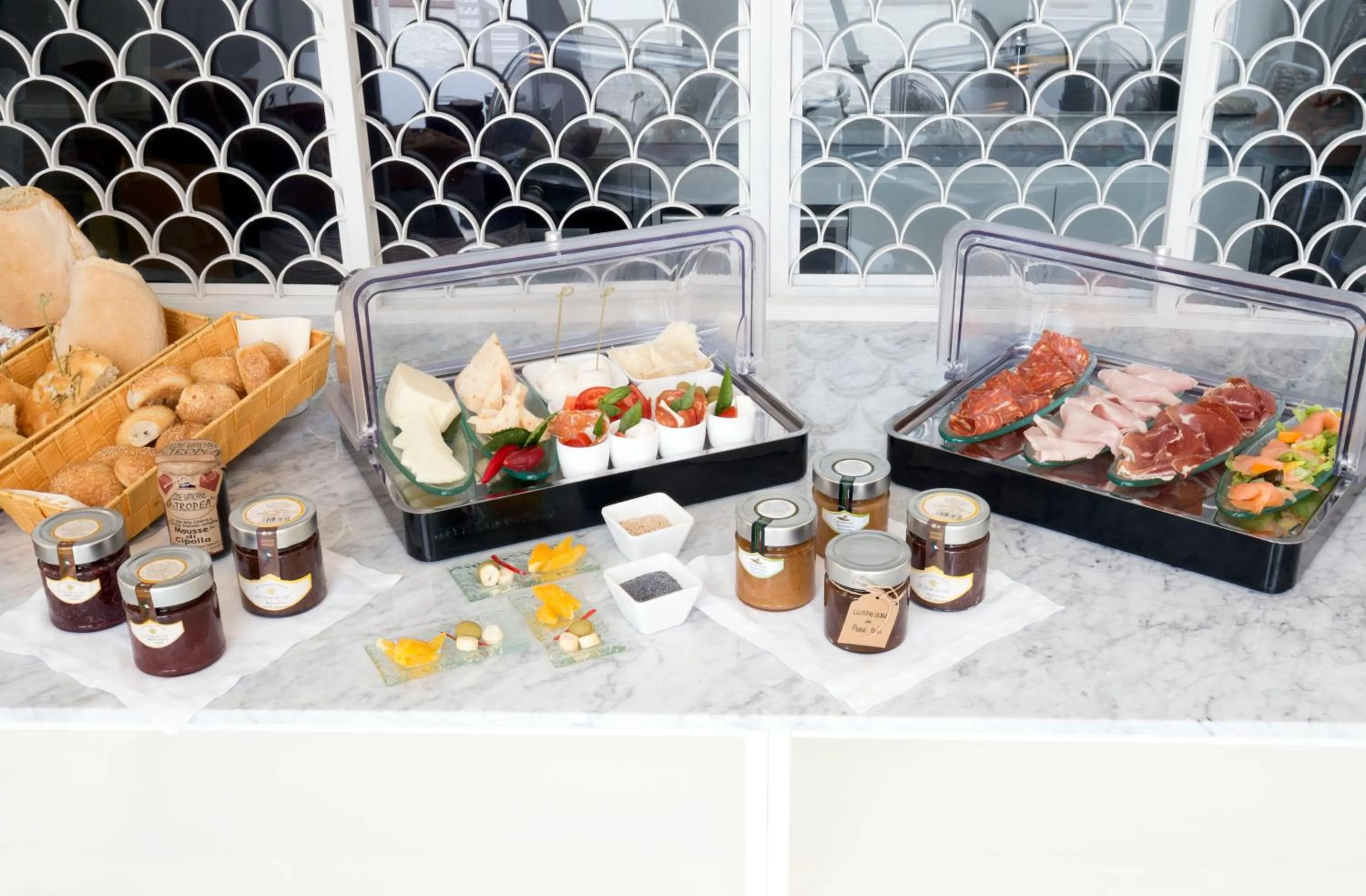 Buffet breakfast in La Dolce Vita a Tropea