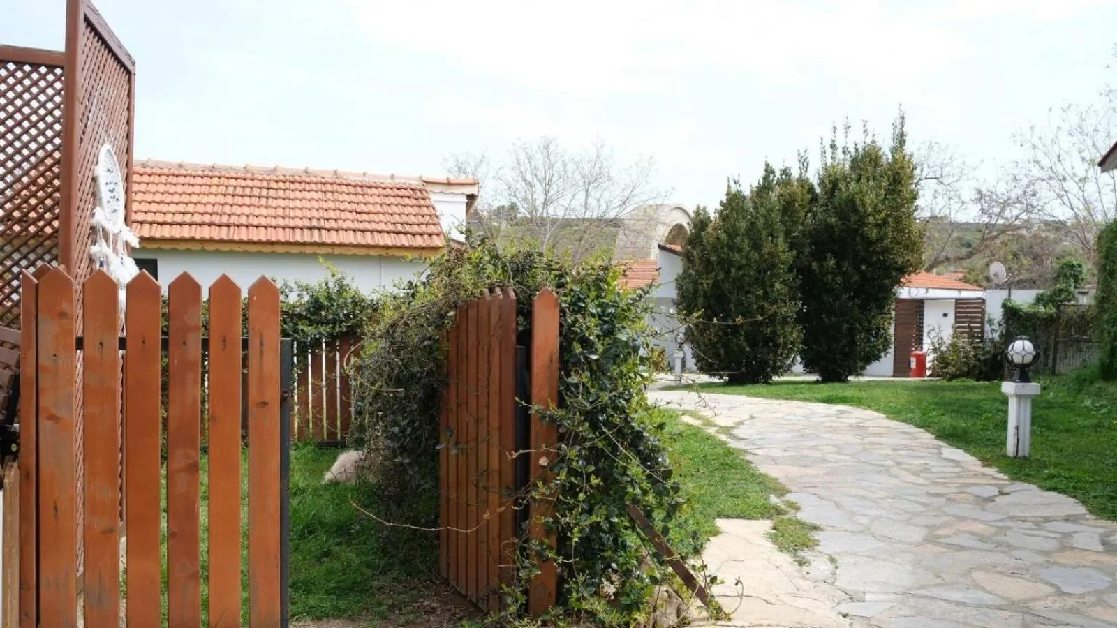 Maya Bistro Hotel & Beach