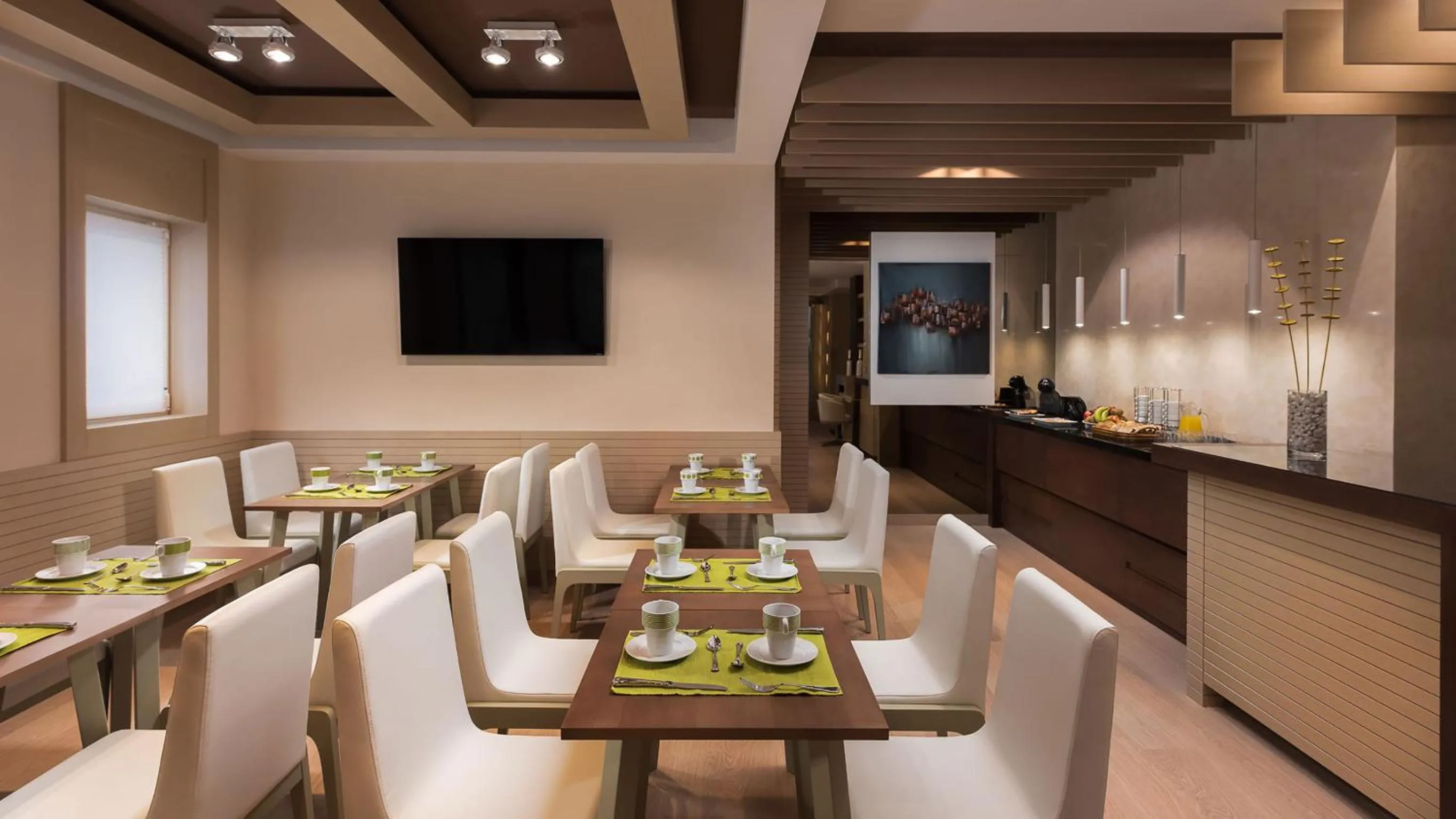 Lounge or bar in Quinta Real Granada