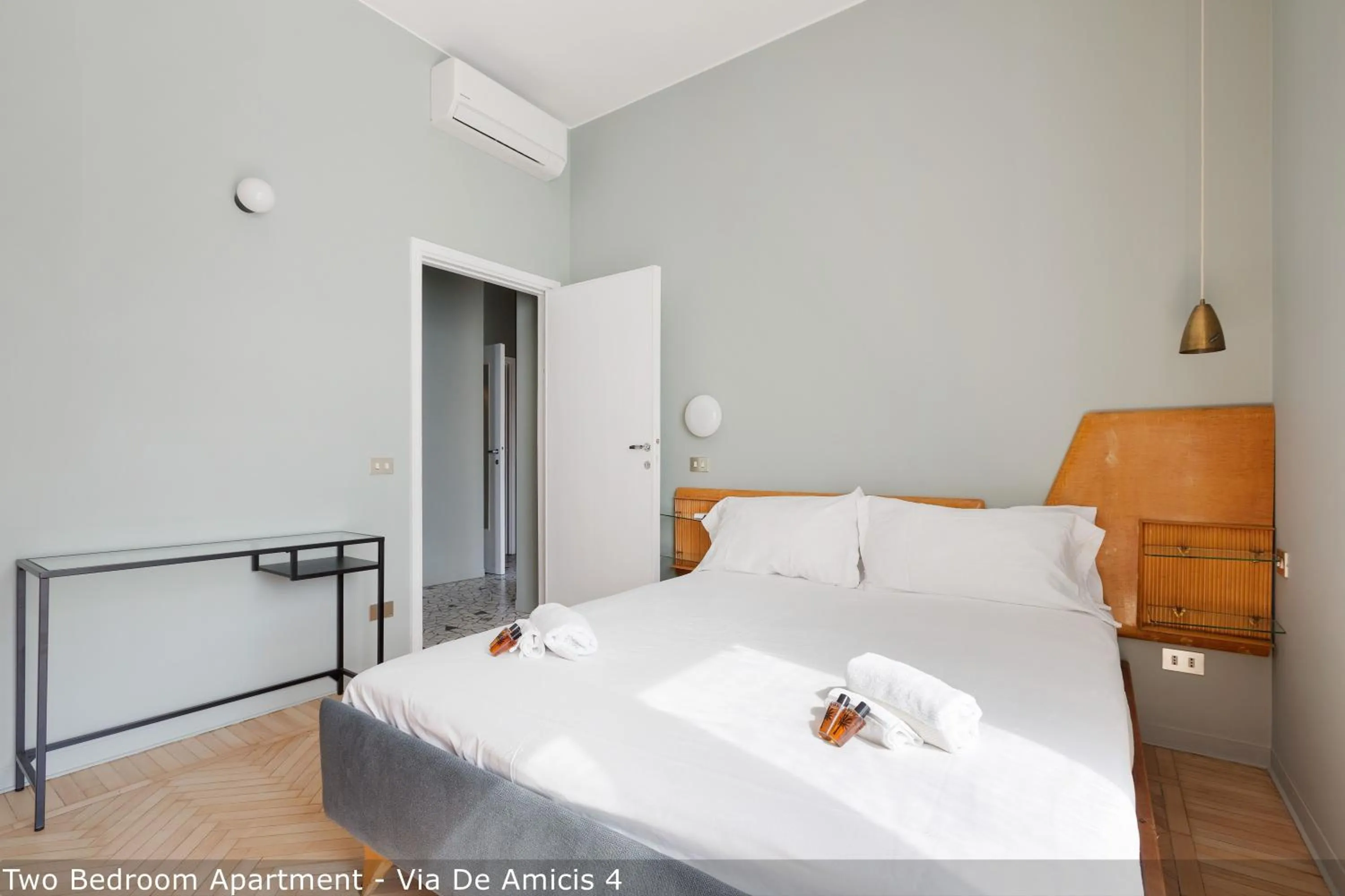 Bed in Brera Apartments in Porta Ticinese