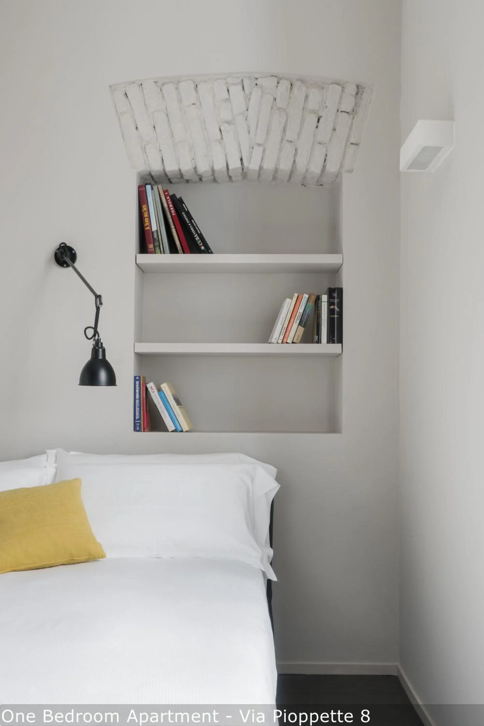 Bed in Brera Apartments in Porta Ticinese