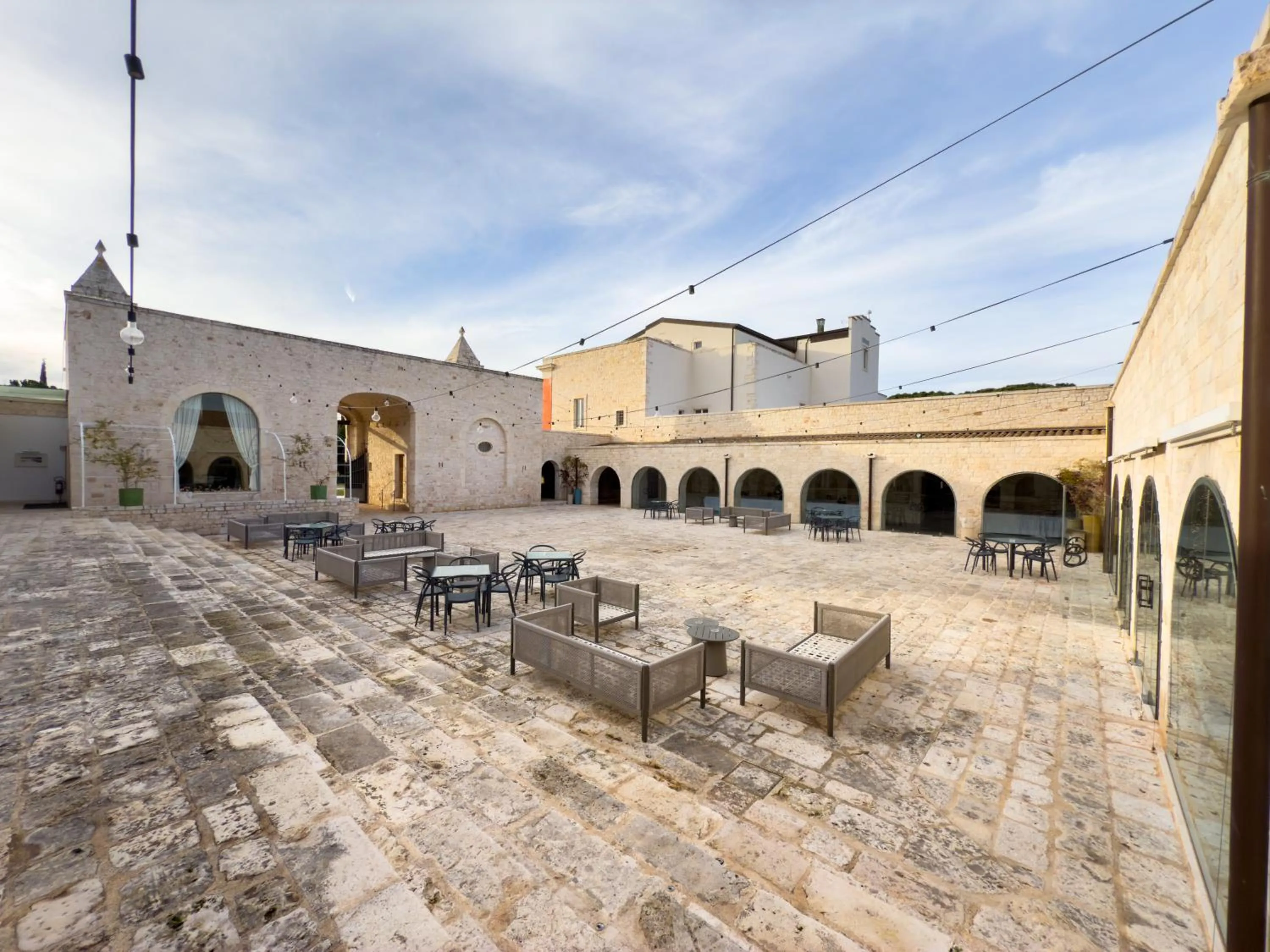 Inner courtyard view in Relais Il Santissimo
