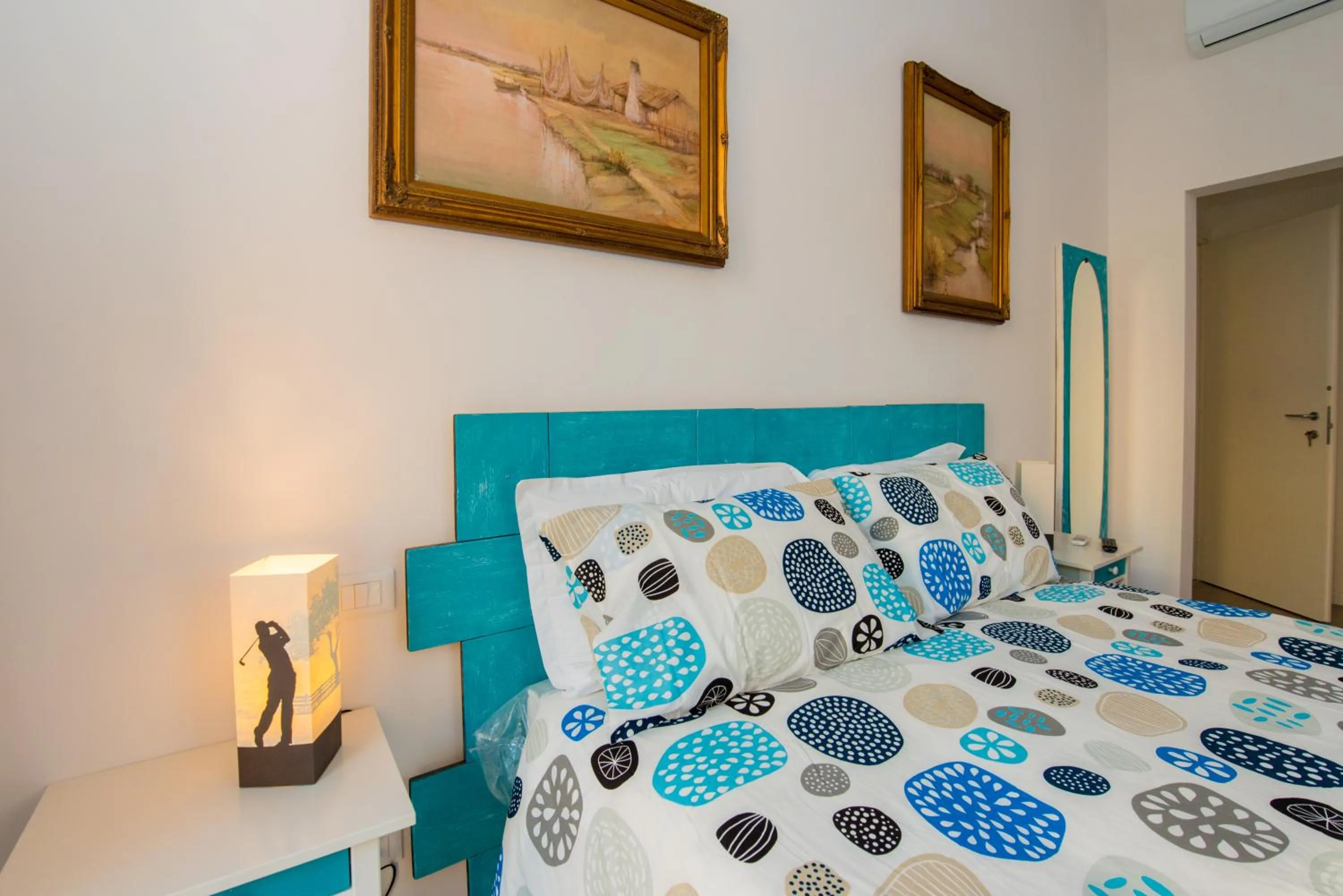 Bed in Ramo Rosso di Paolo Natalini