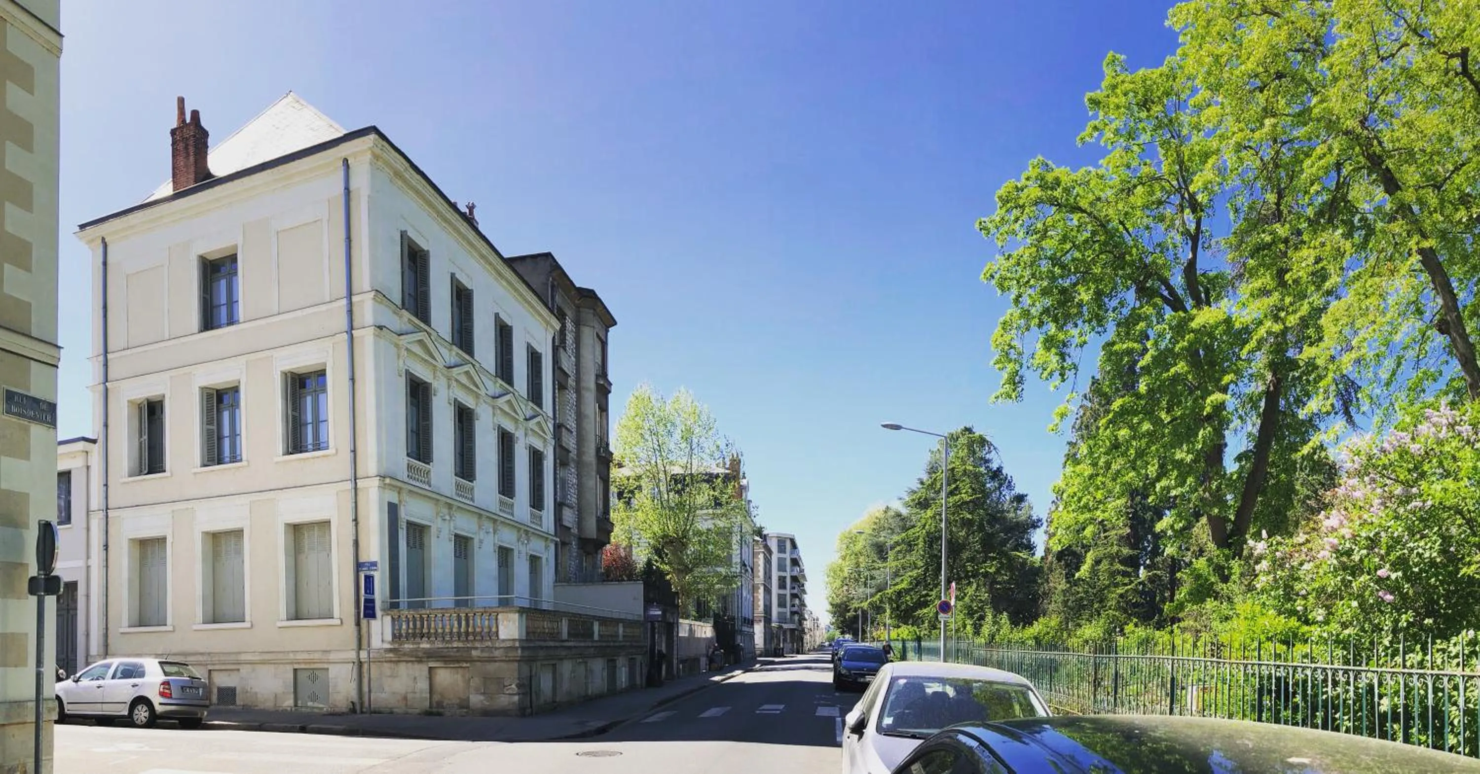 Property building in Résidence de Tourisme Central Parc Tours