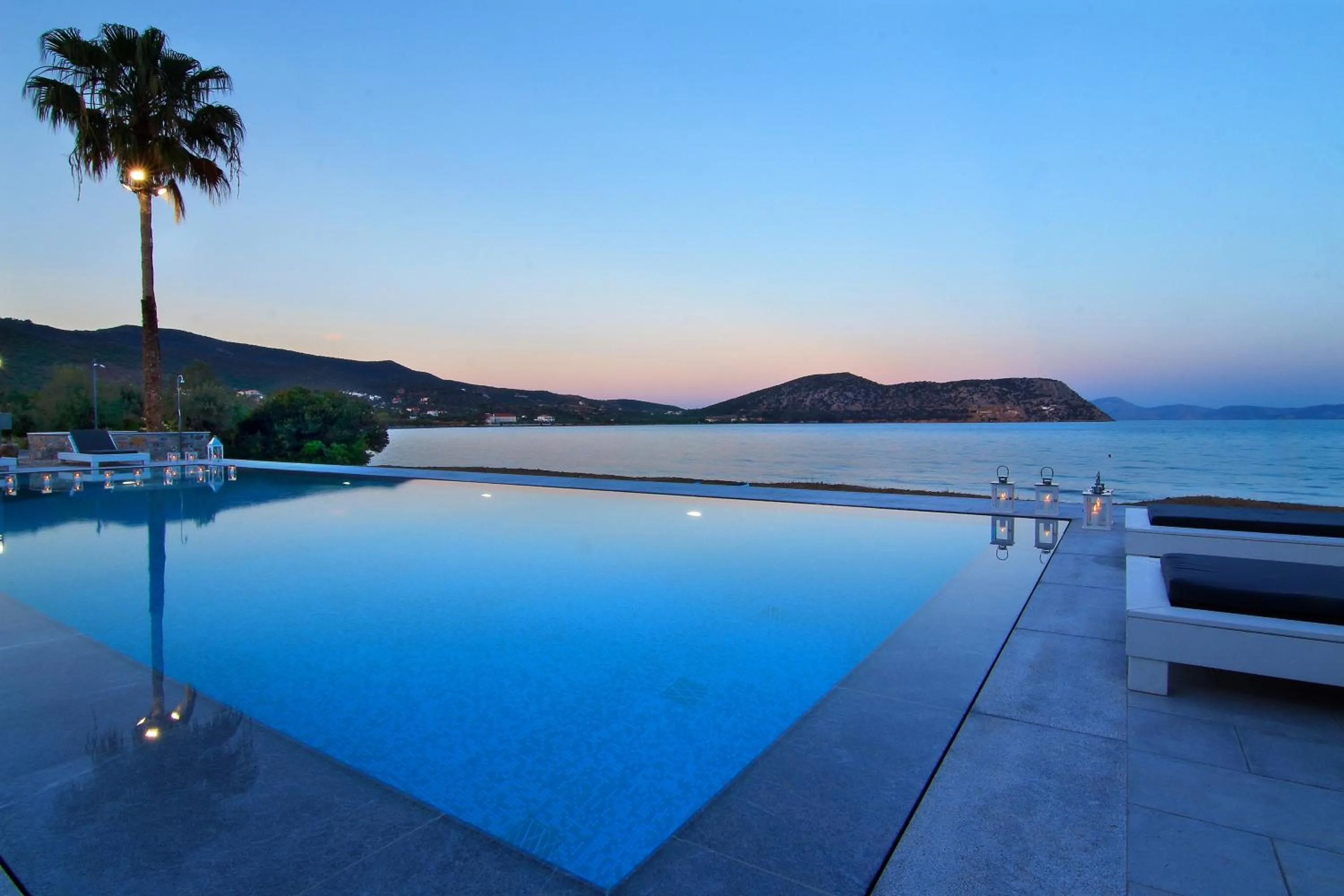 Swimming pool in Dardiza Boutique Hotel