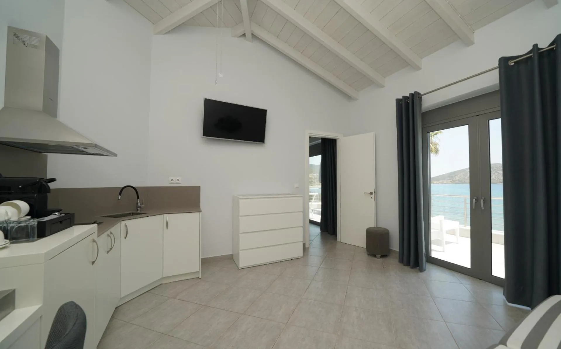 Kitchen or kitchenette in Dardiza Boutique Hotel