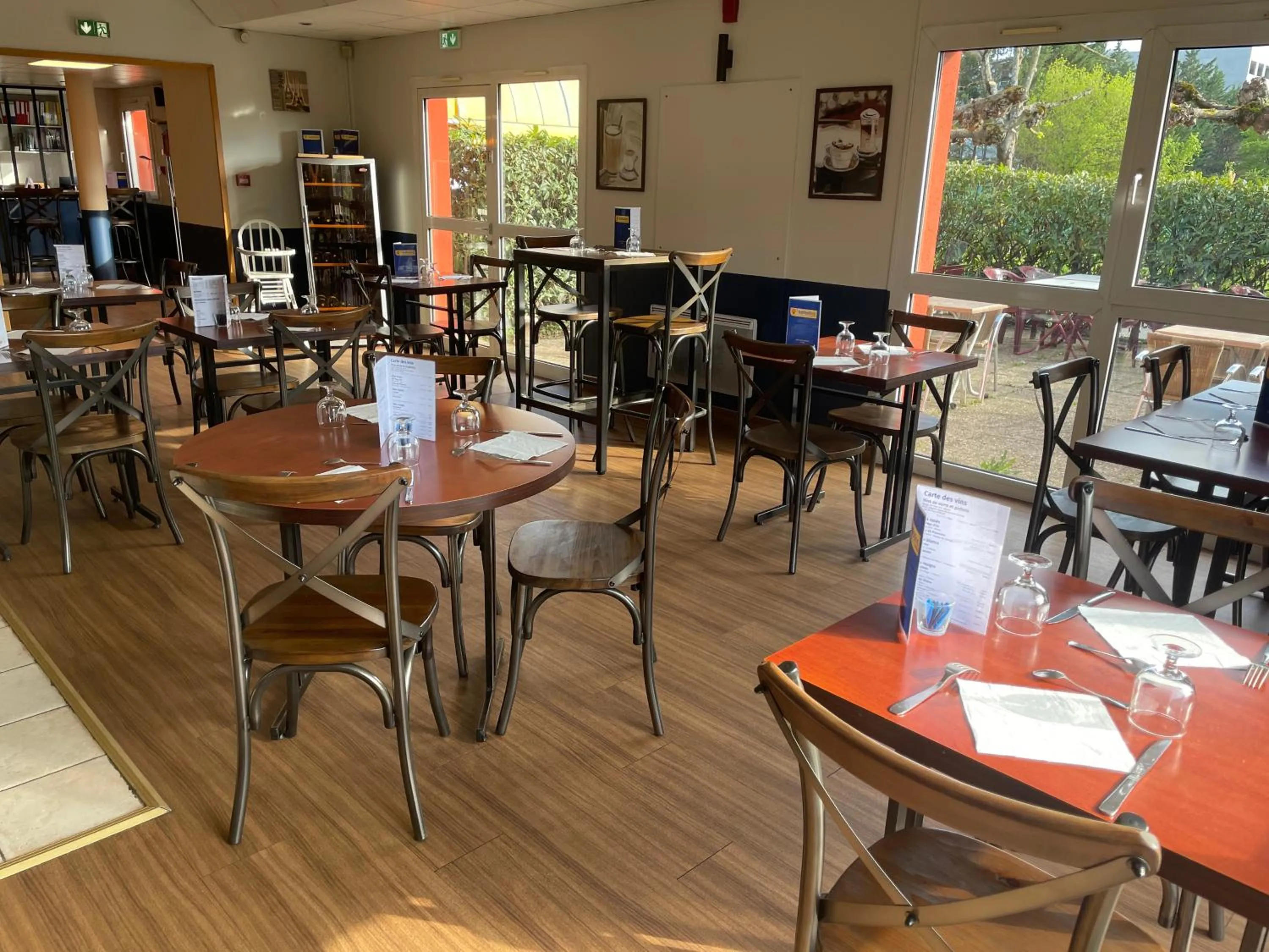 Restaurant/places to eat in Initial by Balladins Lyon Villefranche-sur-Saône