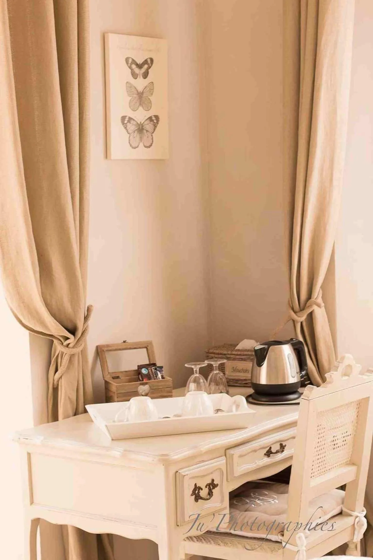 Bedroom in Le jardin de Saint Jean