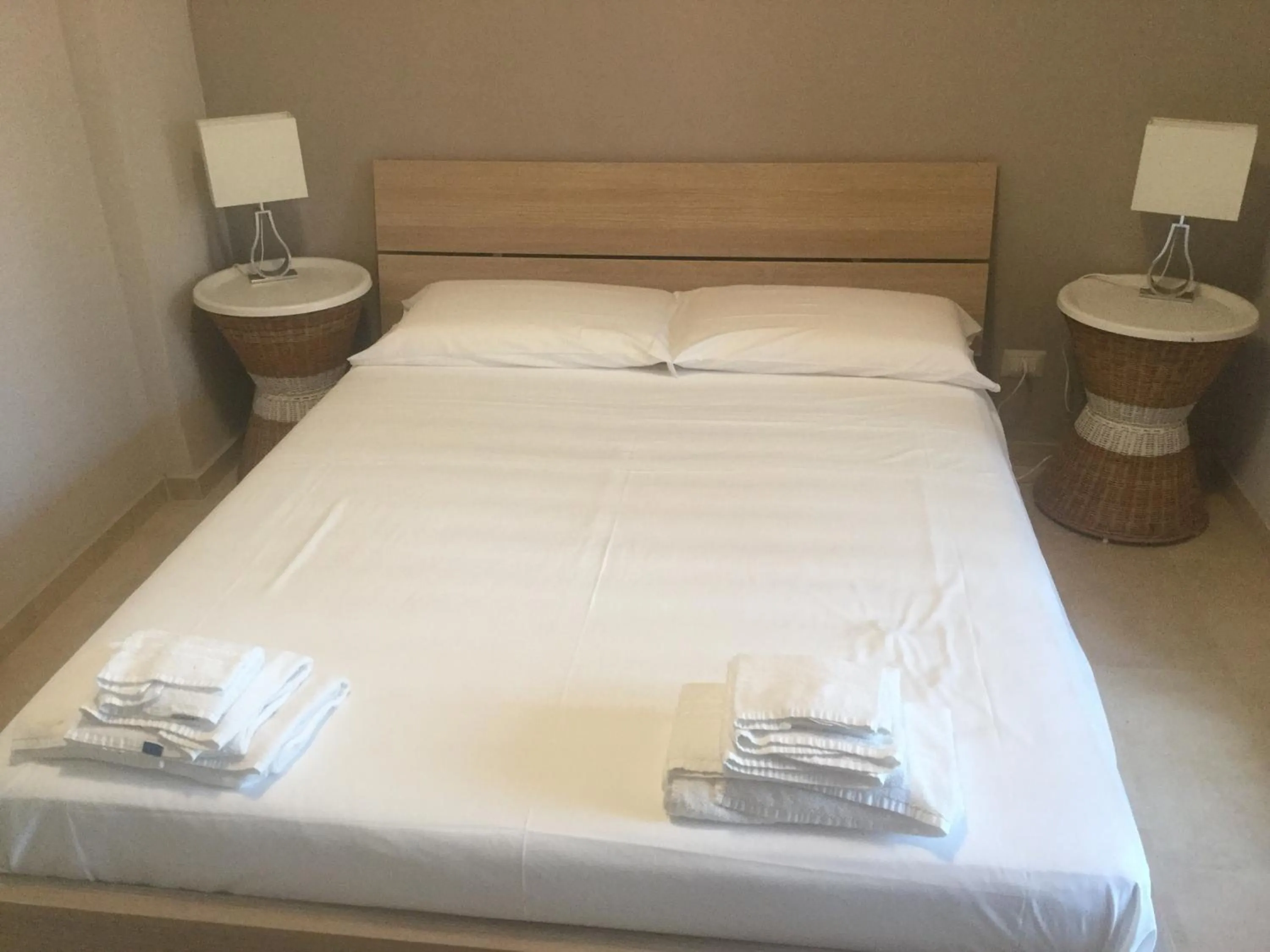 Photo of the whole room, Bed in Marina di Cala del Sole