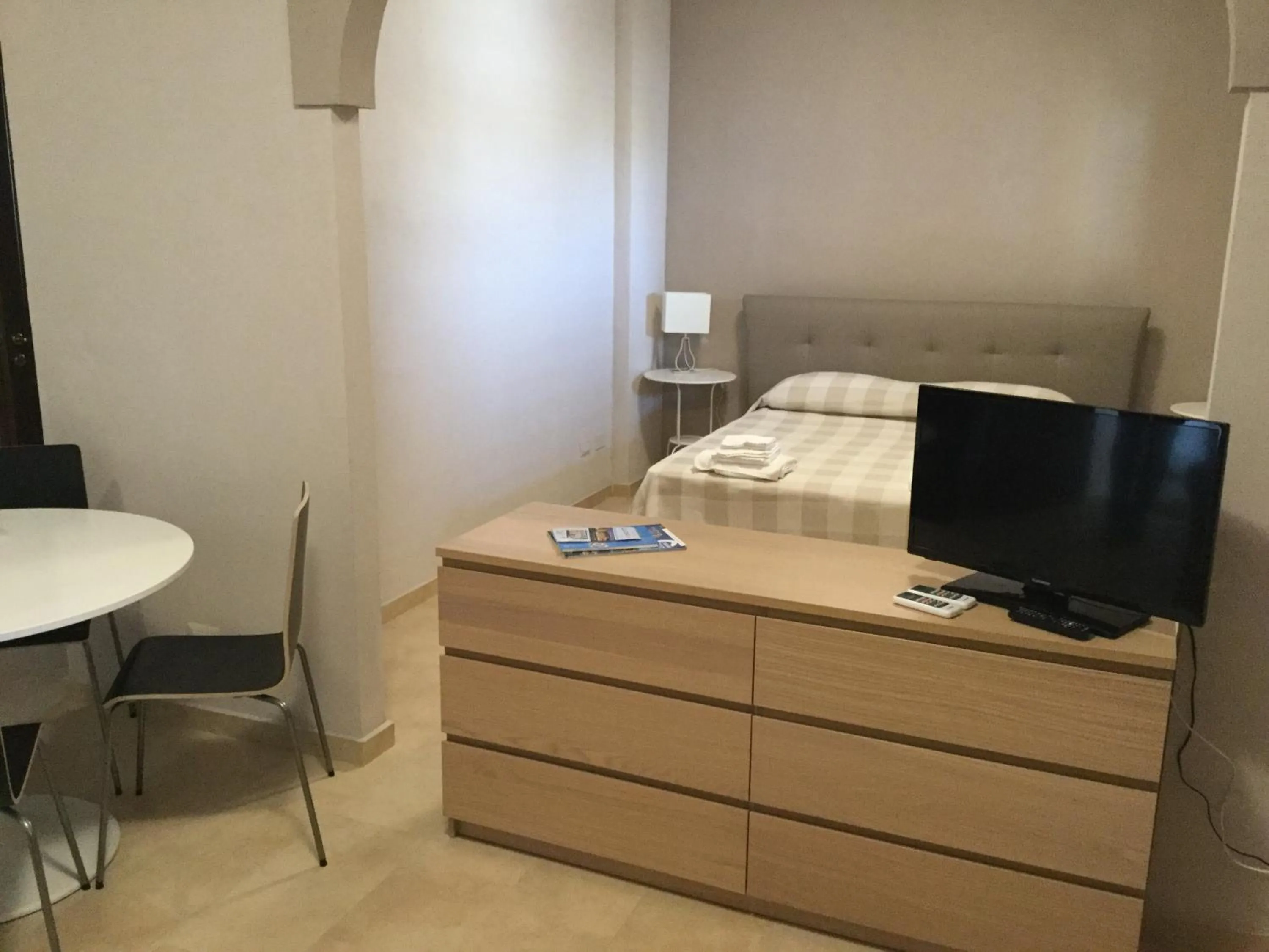 Photo of the whole room, Bed in Marina di Cala del Sole