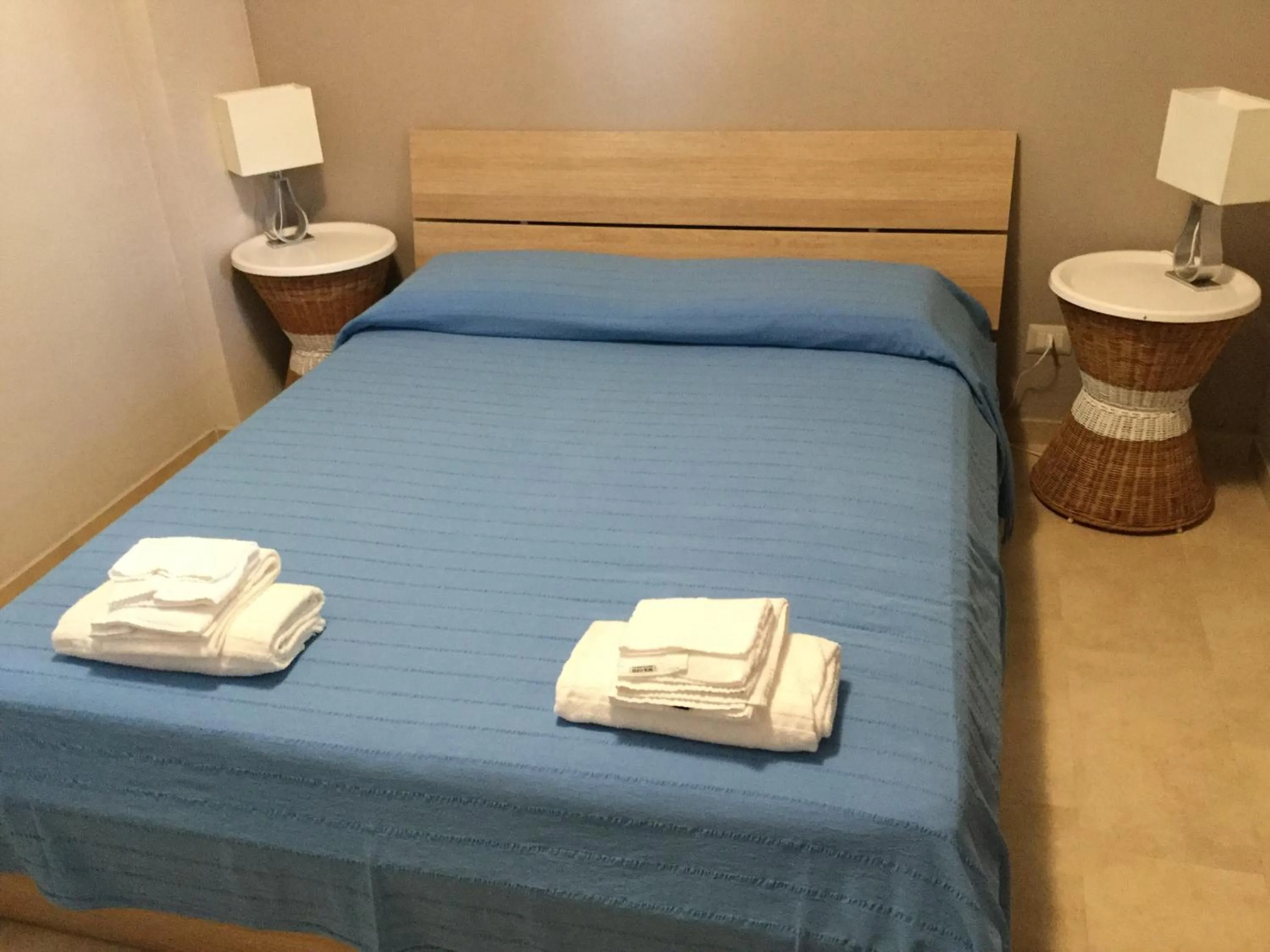 Photo of the whole room, Bed in Marina di Cala del Sole