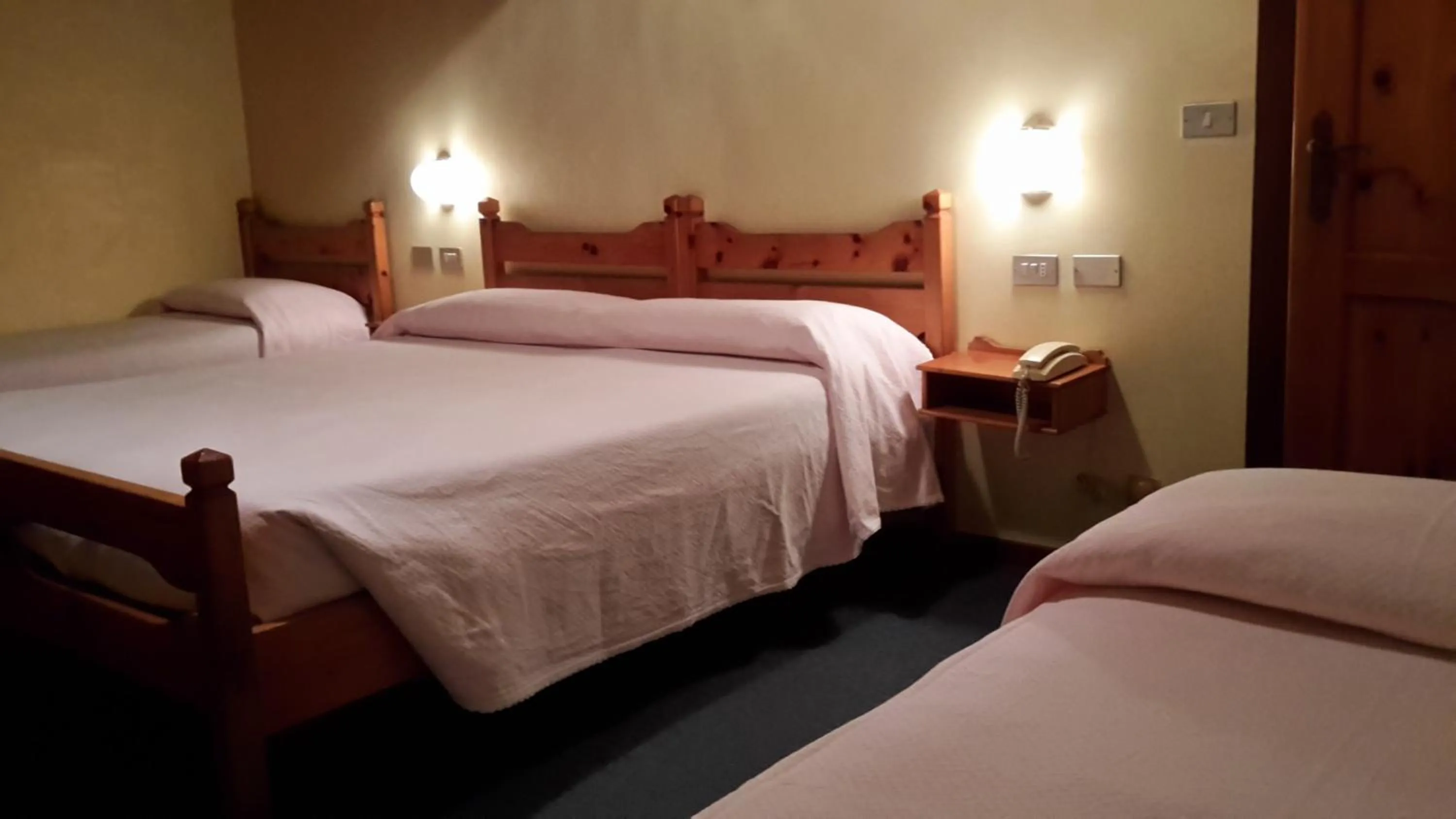 Bedroom, Bed in Hotel Mignon