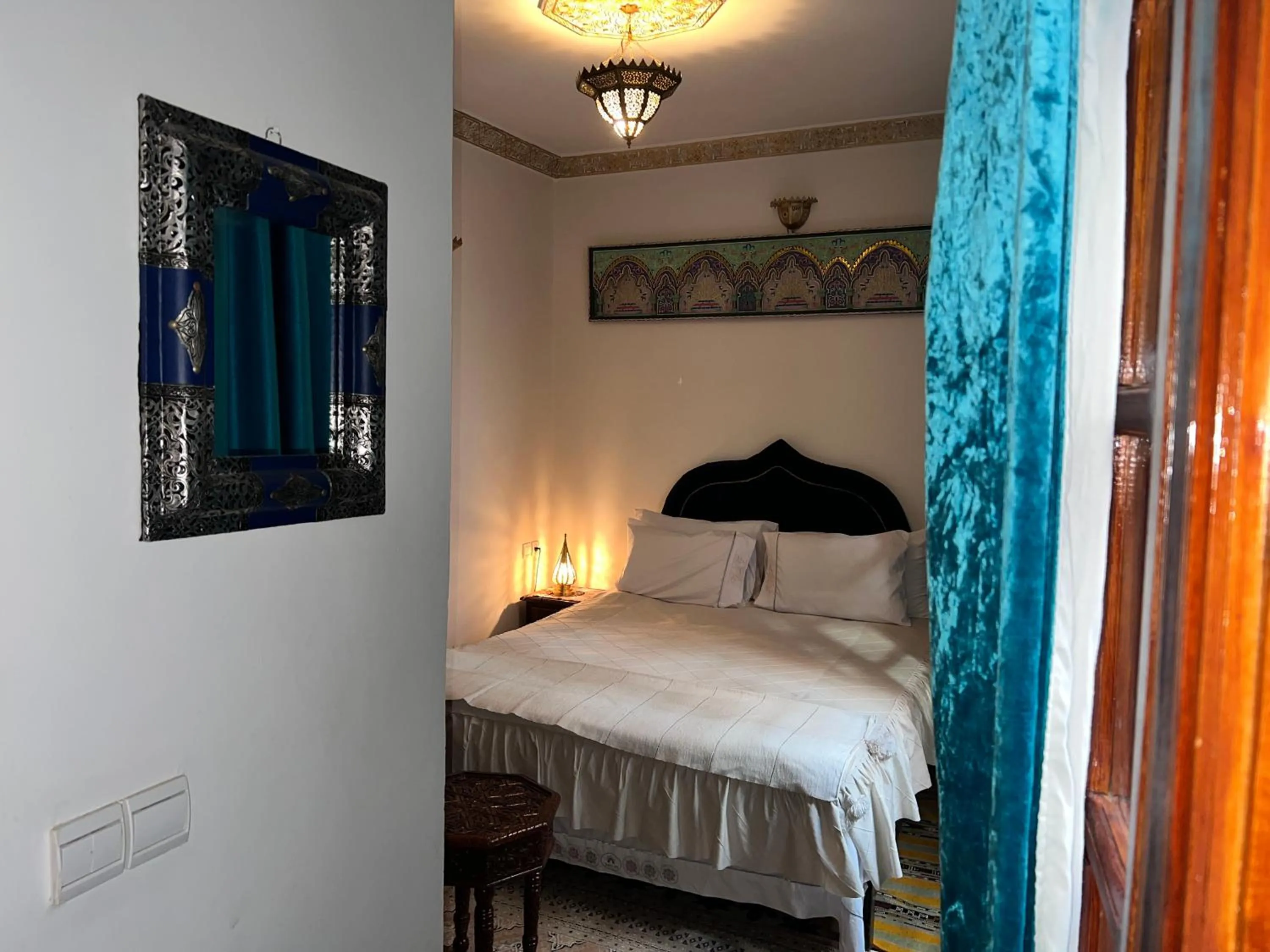 Bed in Fès Riad Scalia Traditional Guesthouse Morocco