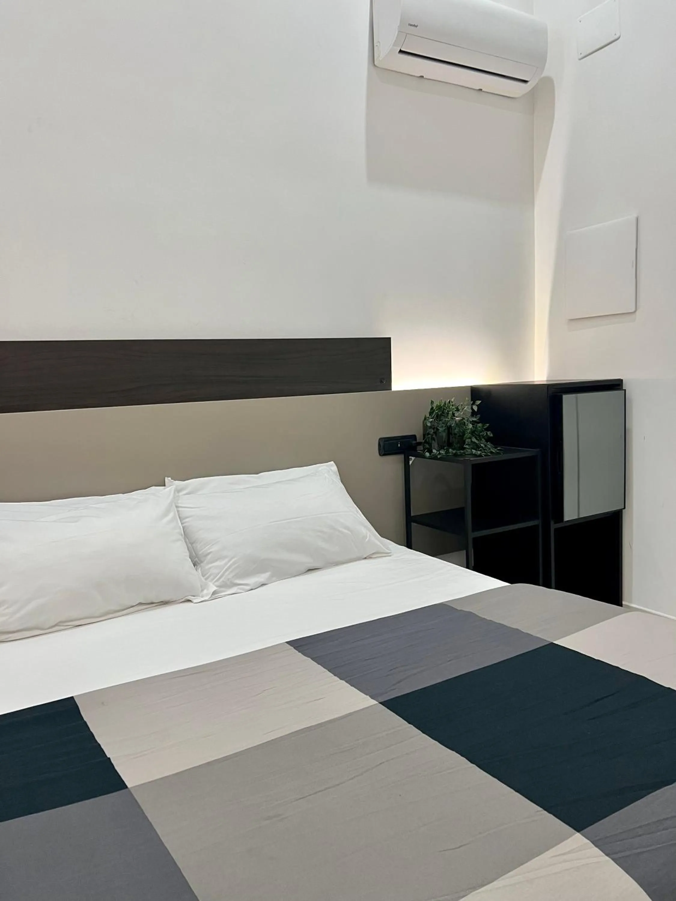 Queen Room with Spa Bath in Costantino Home