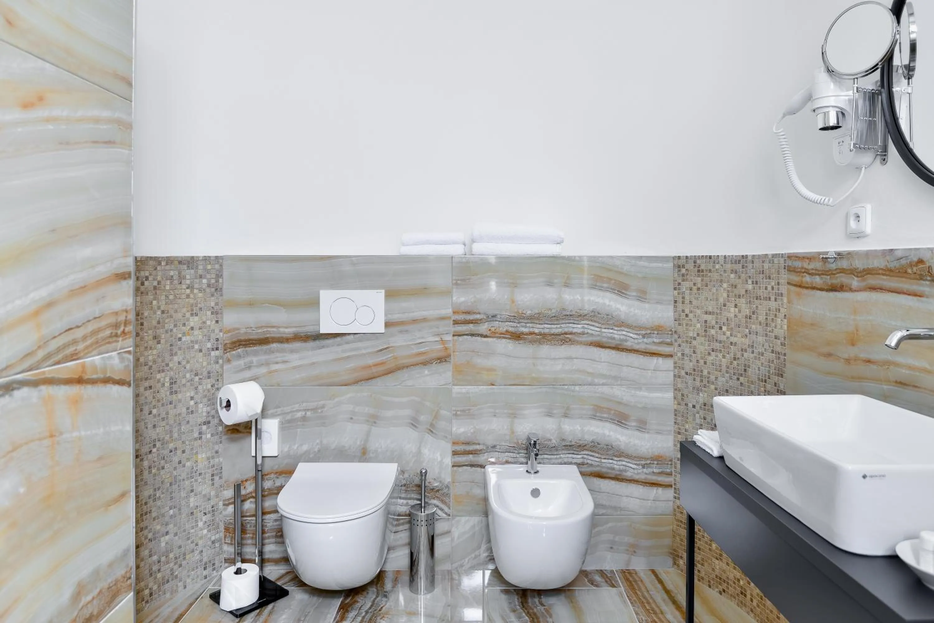 Toilet in Hotel Garden Court