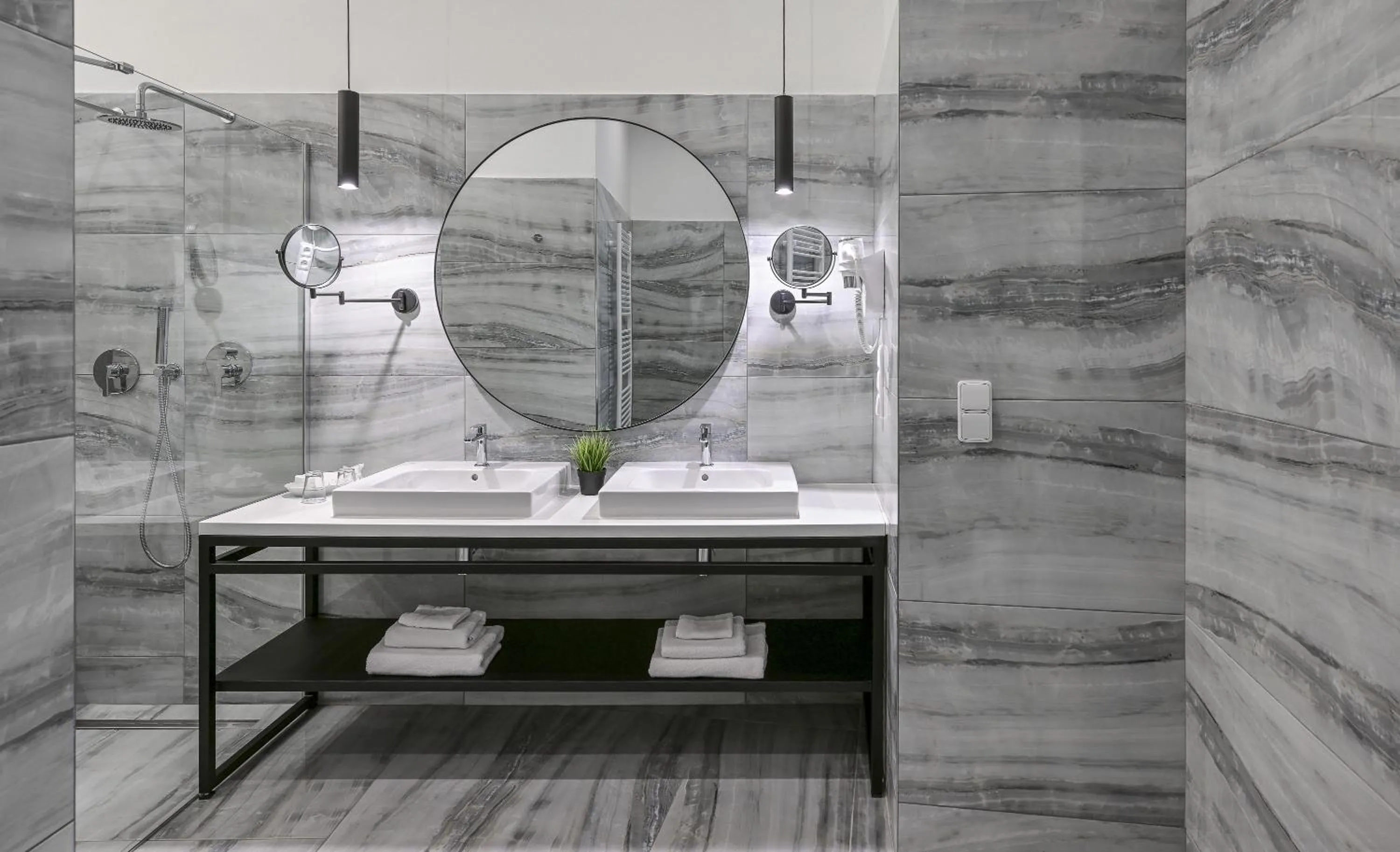 Bathroom in Hotel Garden Court