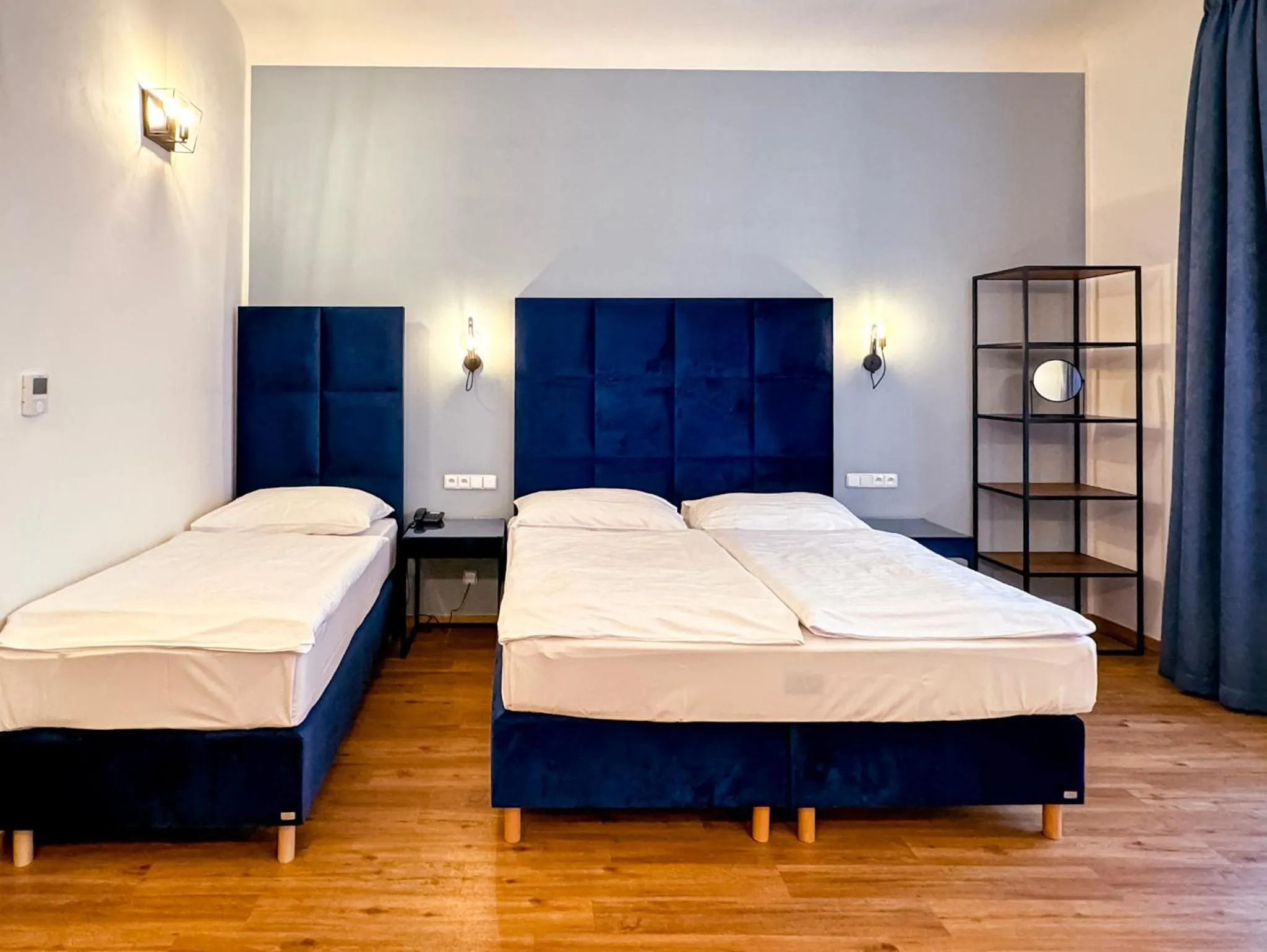 Bed in Hotel Garden Court