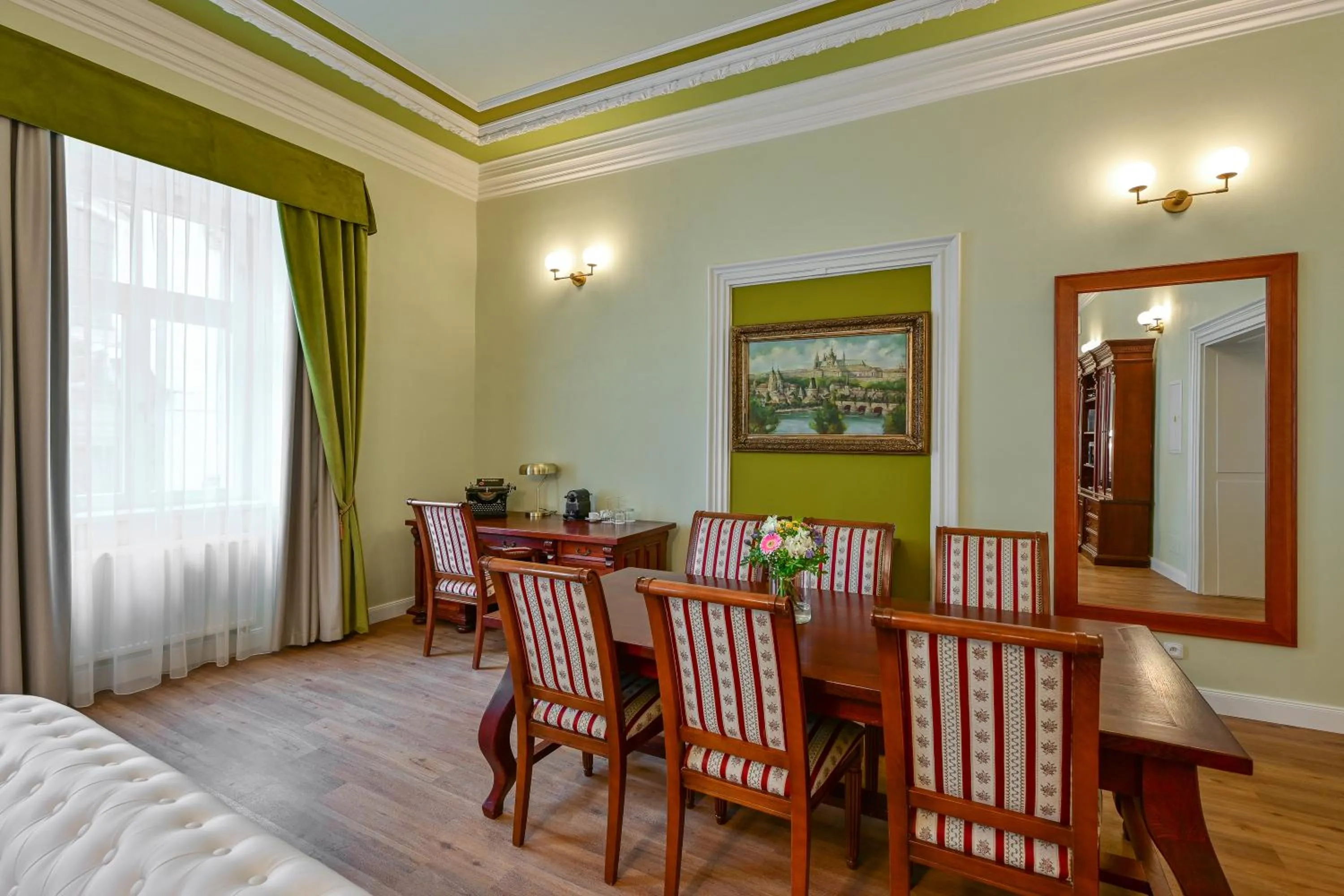 Living room in Hotel Garden Court