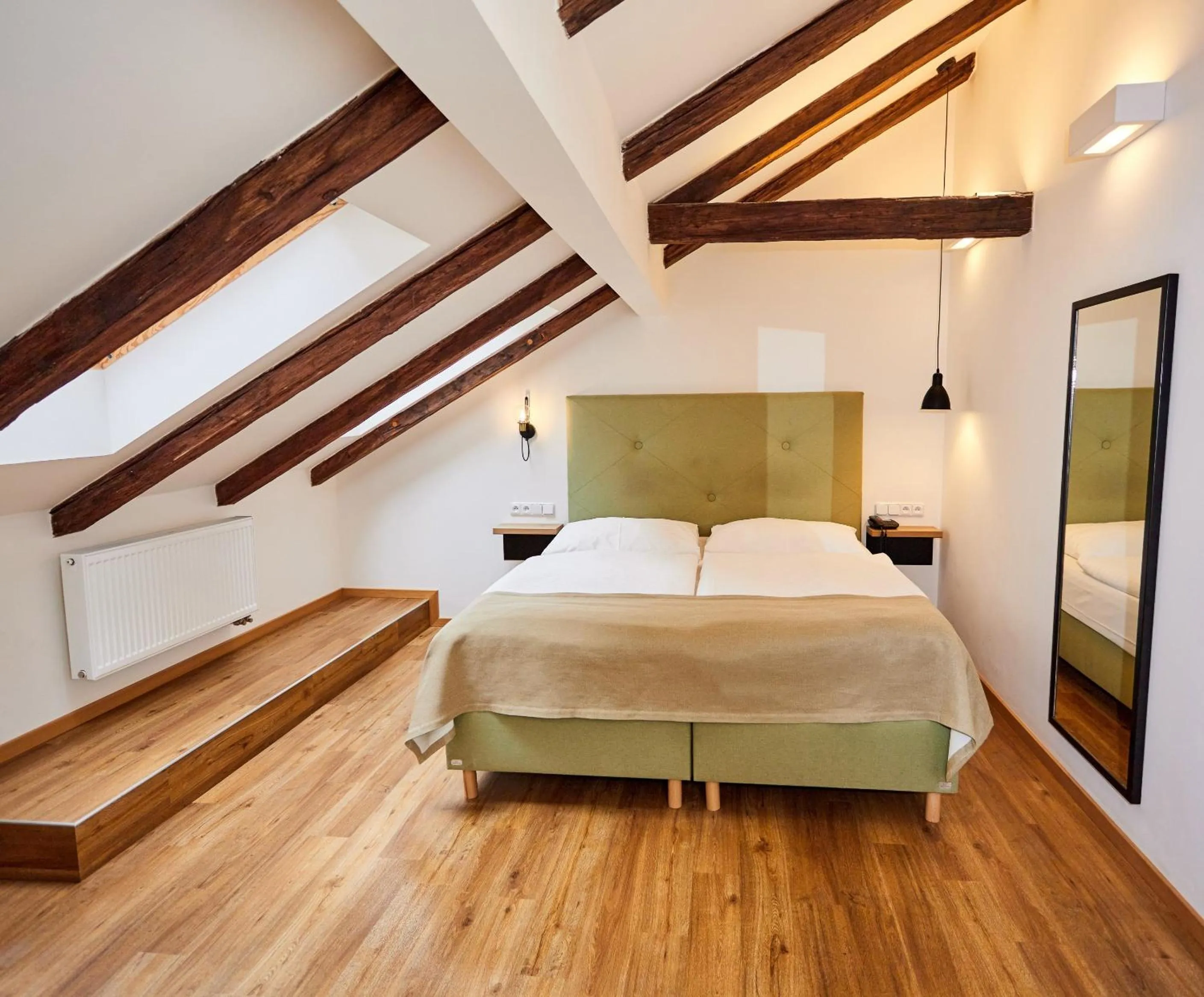 Bed in Hotel Garden Court