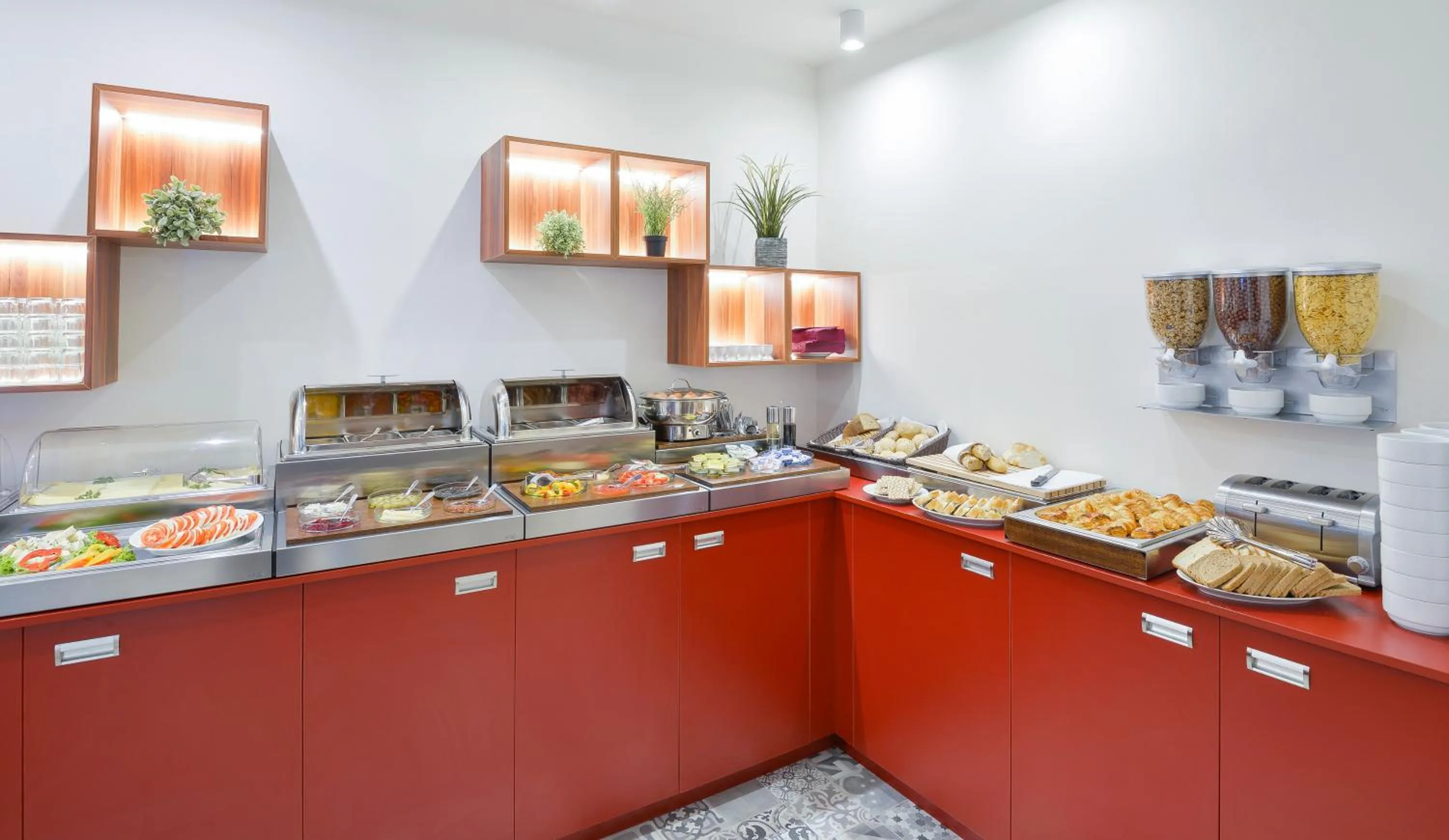 Buffet breakfast in Hotel Garden Court